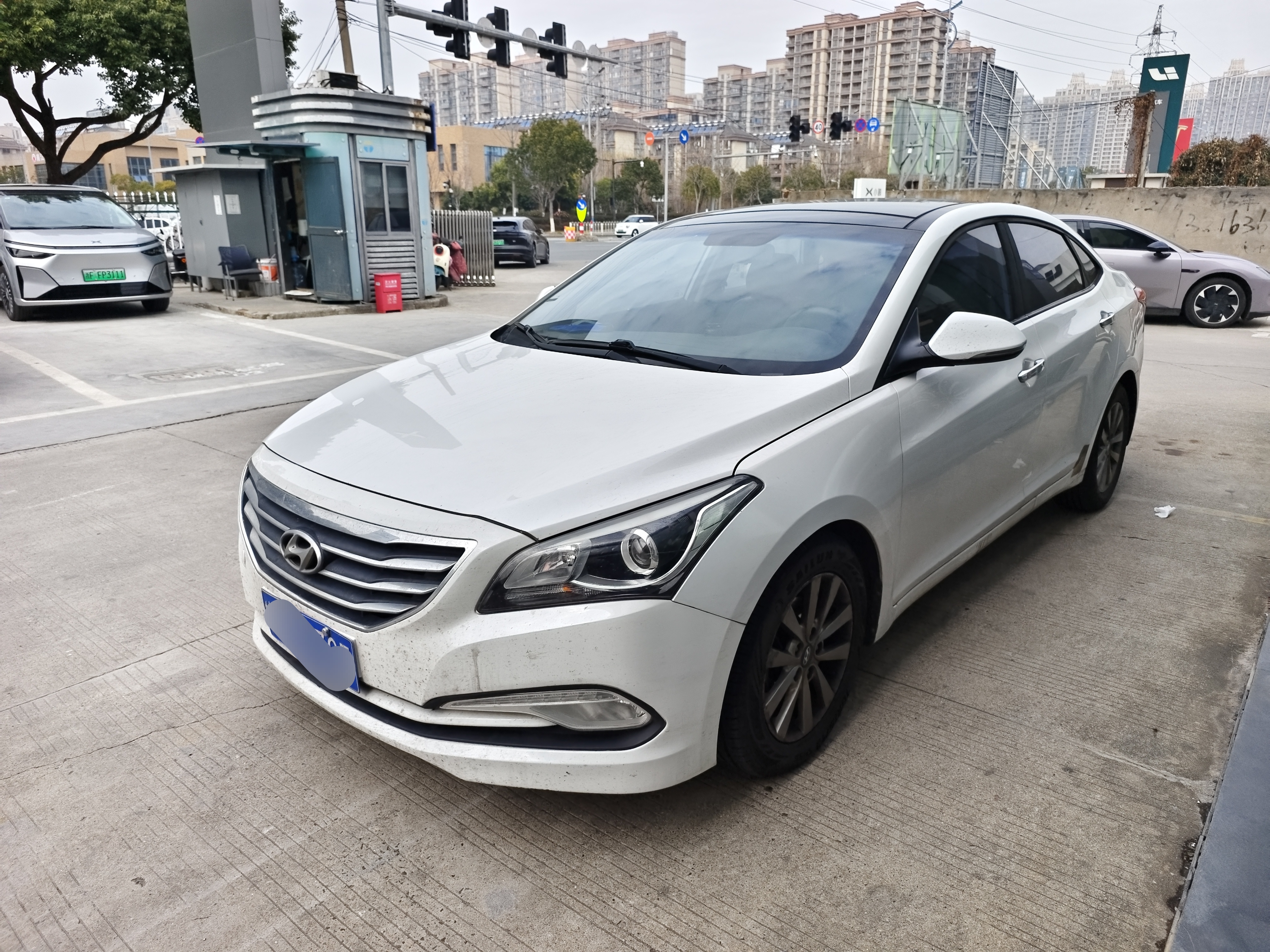 Hyundai Mistra 2014 car image #3