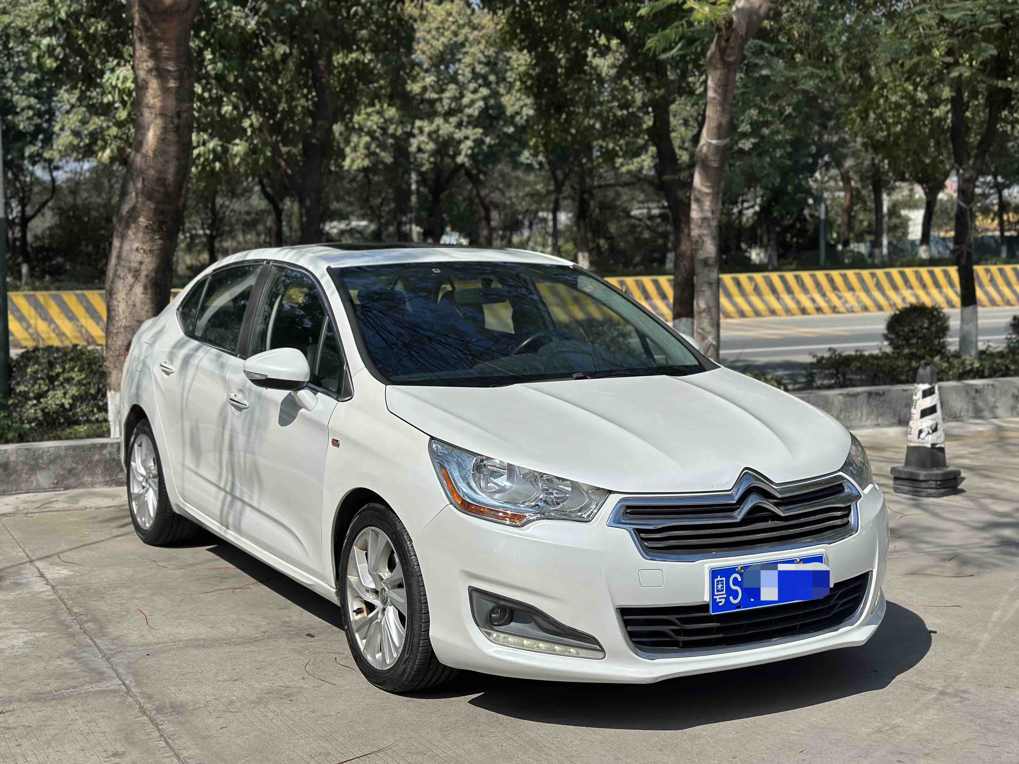 Citroen C4L 2014 #3 Citroen C4L 2014 immagine di auto #3