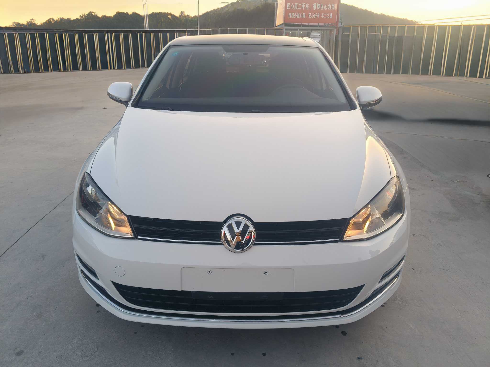 Volkswagen Golf 2015 car image #3