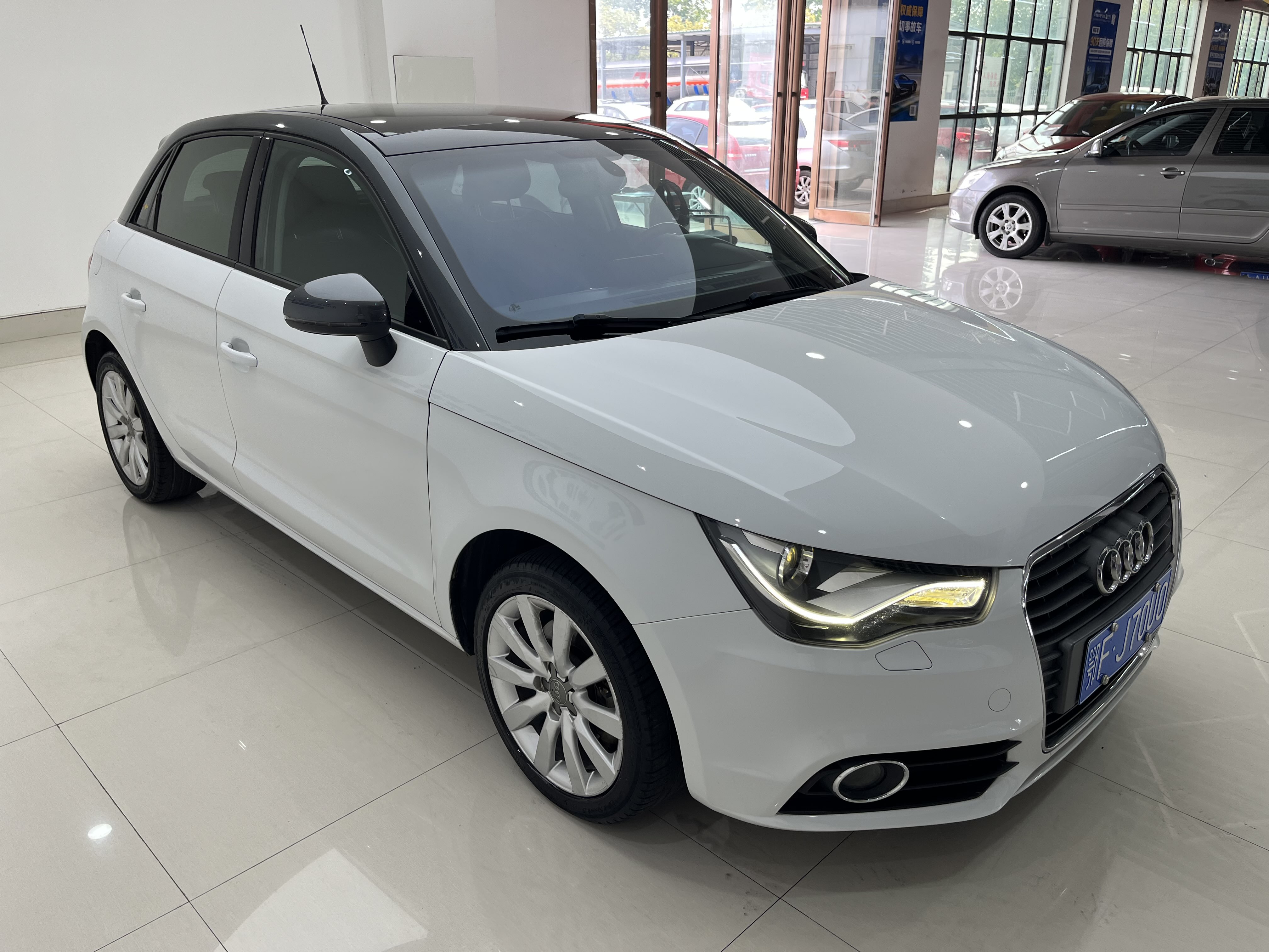 Audi A1 2014 car image #3