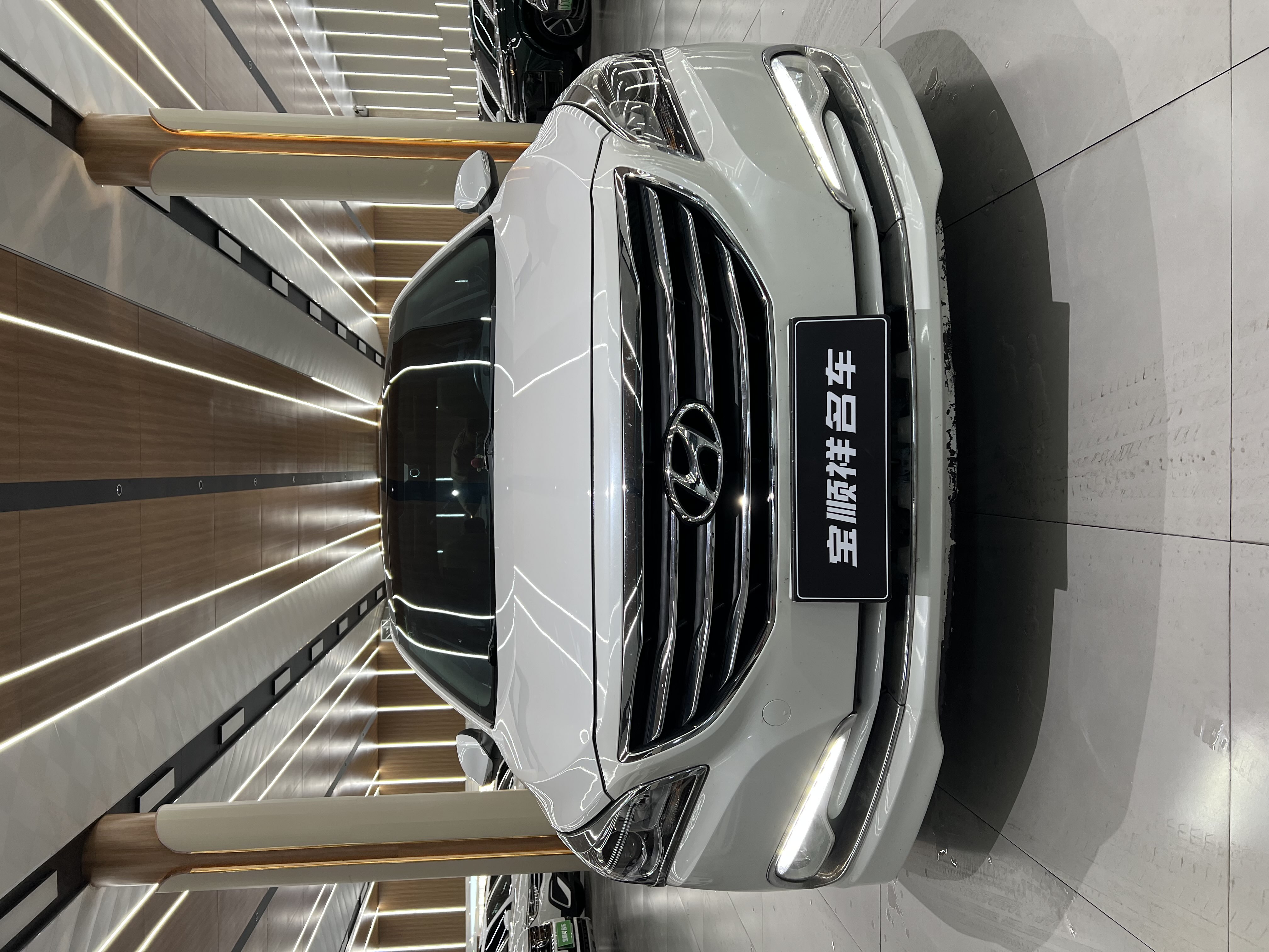 Hyundai Mistra 2015 car image #3