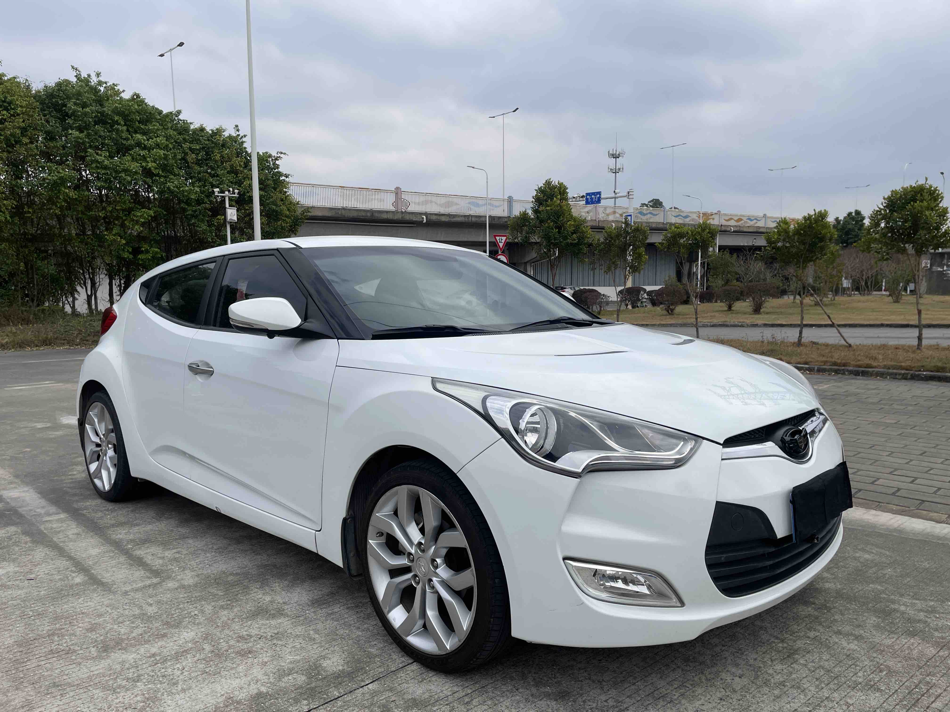 Hyundai Veloster 2012 صورة سيارة #3