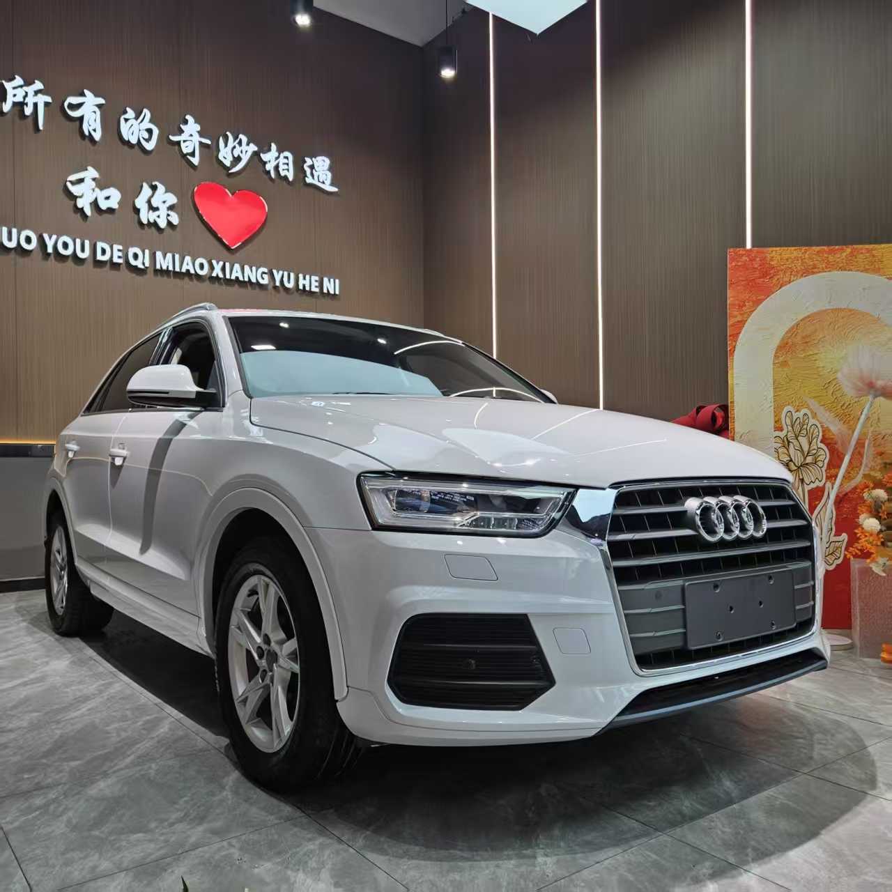 Audi Q3 2018 car image #3