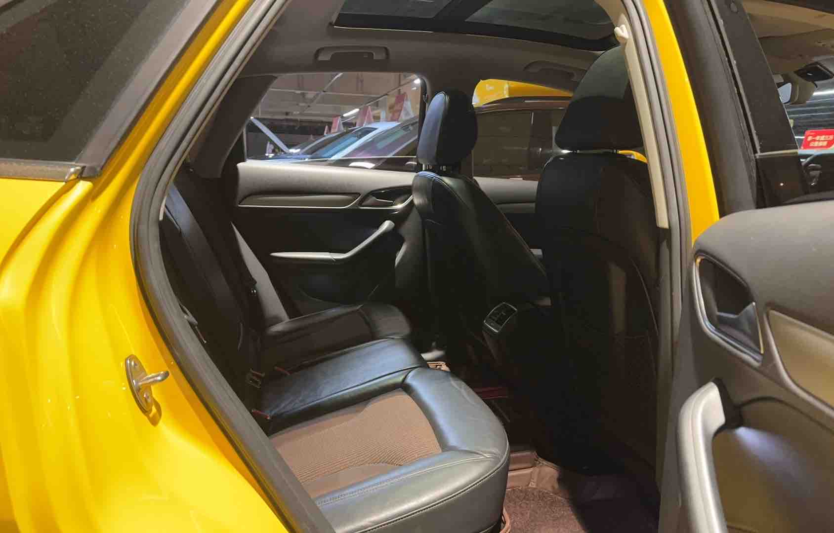 Audi Q3 2016 car image #3