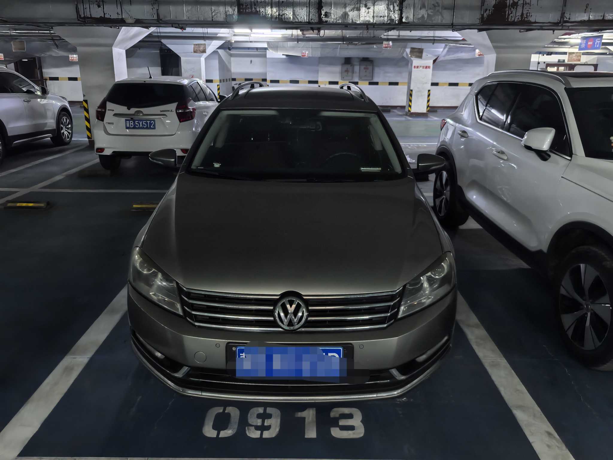 Volkswagen Magotan (Imported) 2012 car image #3