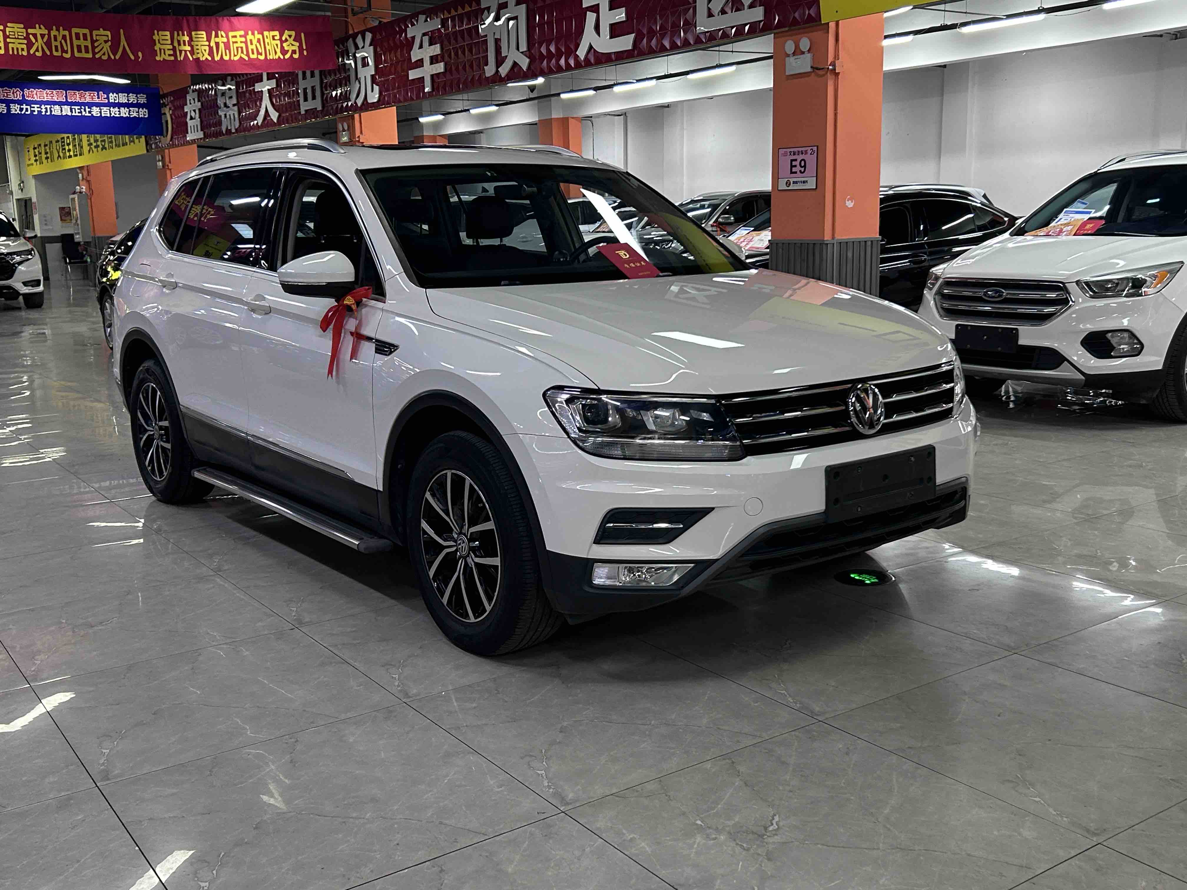 Volkswagen Tiguan L 2017 car image #3