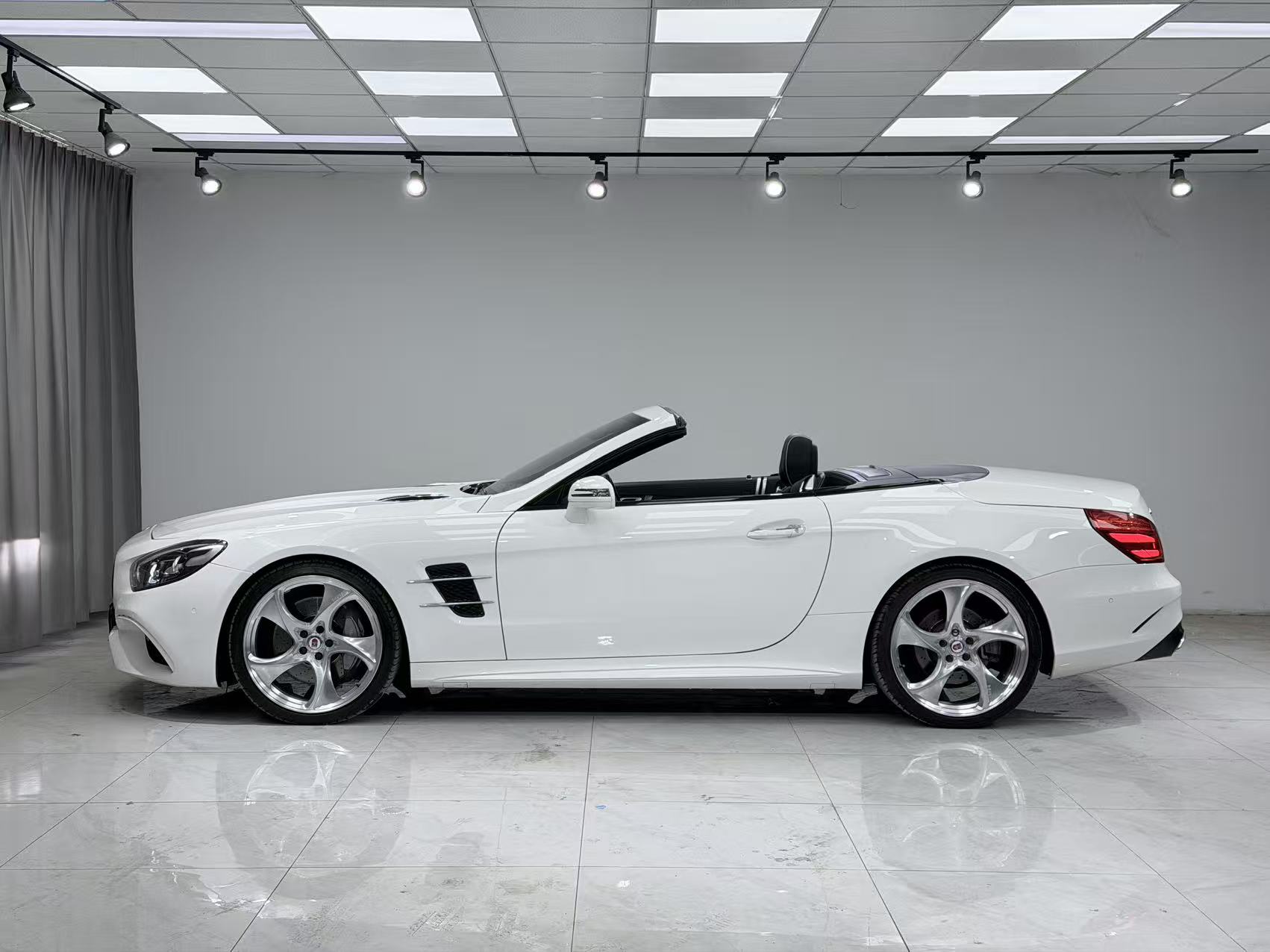 Mercedes-Benz SL Class 2017 car image #3