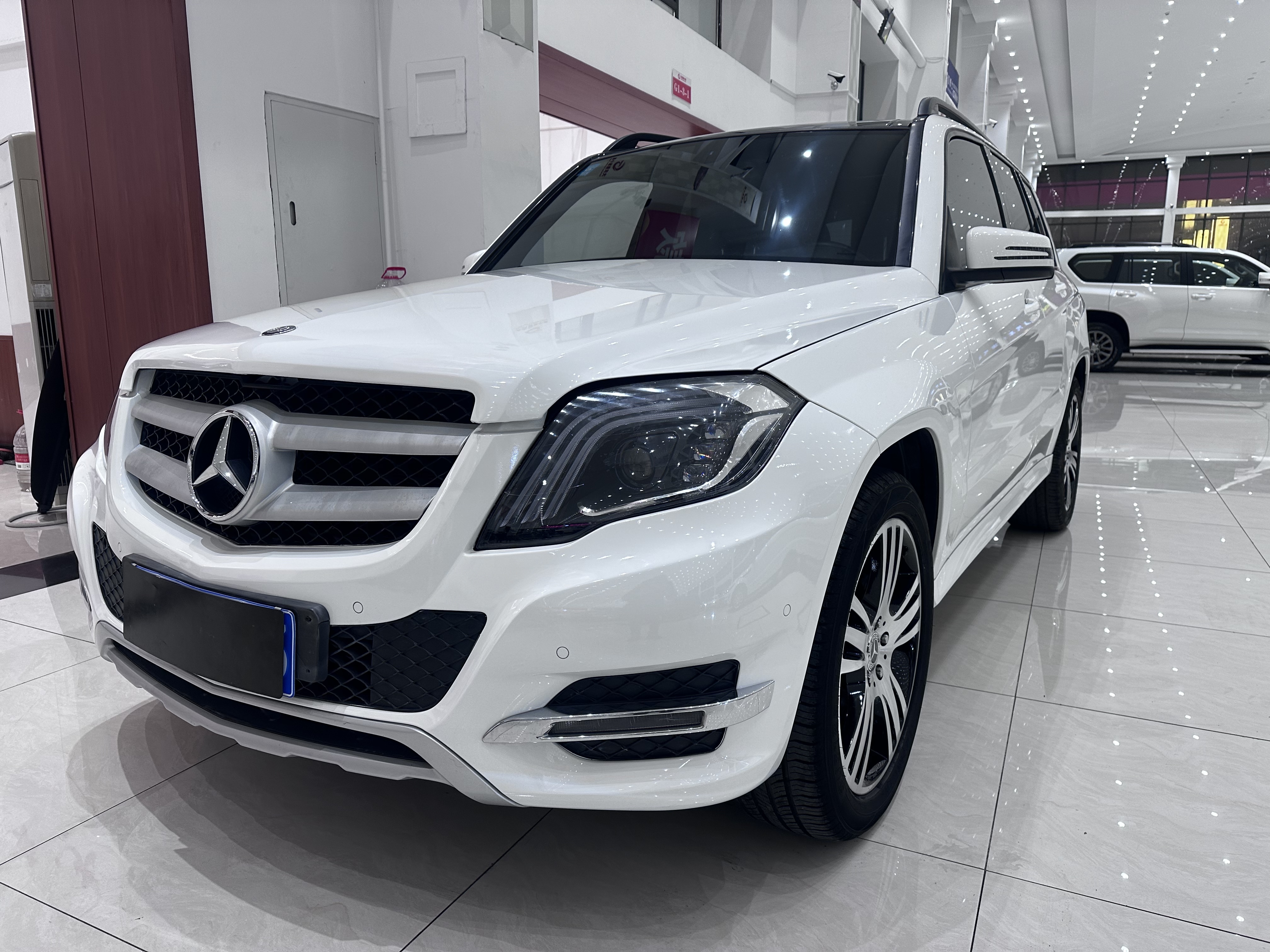 Mercedes-Benz GLK Class 2014 car image #3