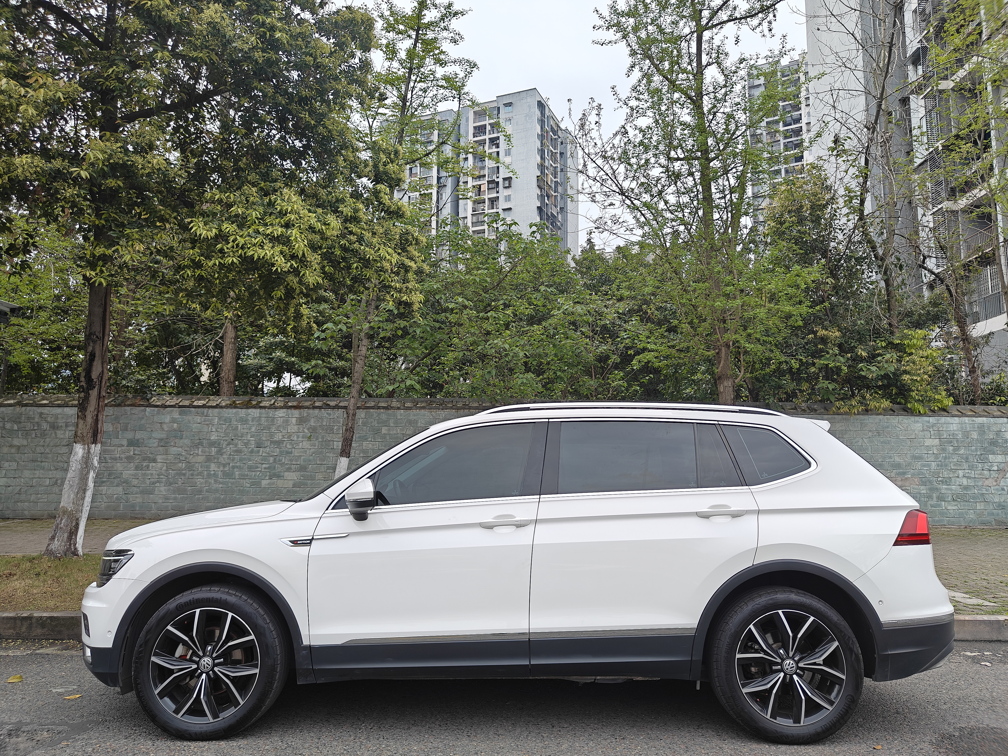 Volkswagen Tiguan L 2017 car image #3