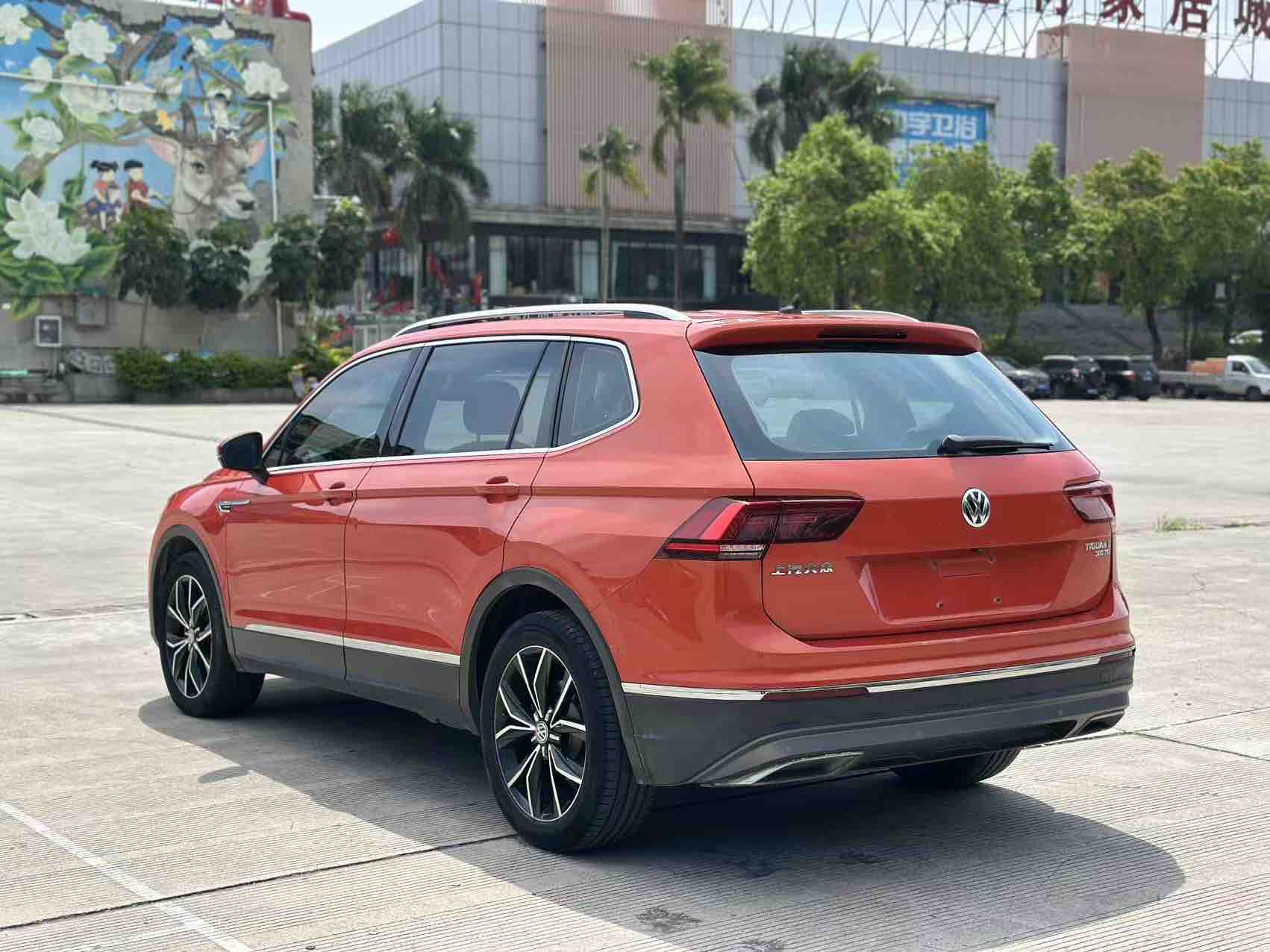 Volkswagen Tiguan L 2017 car image #3