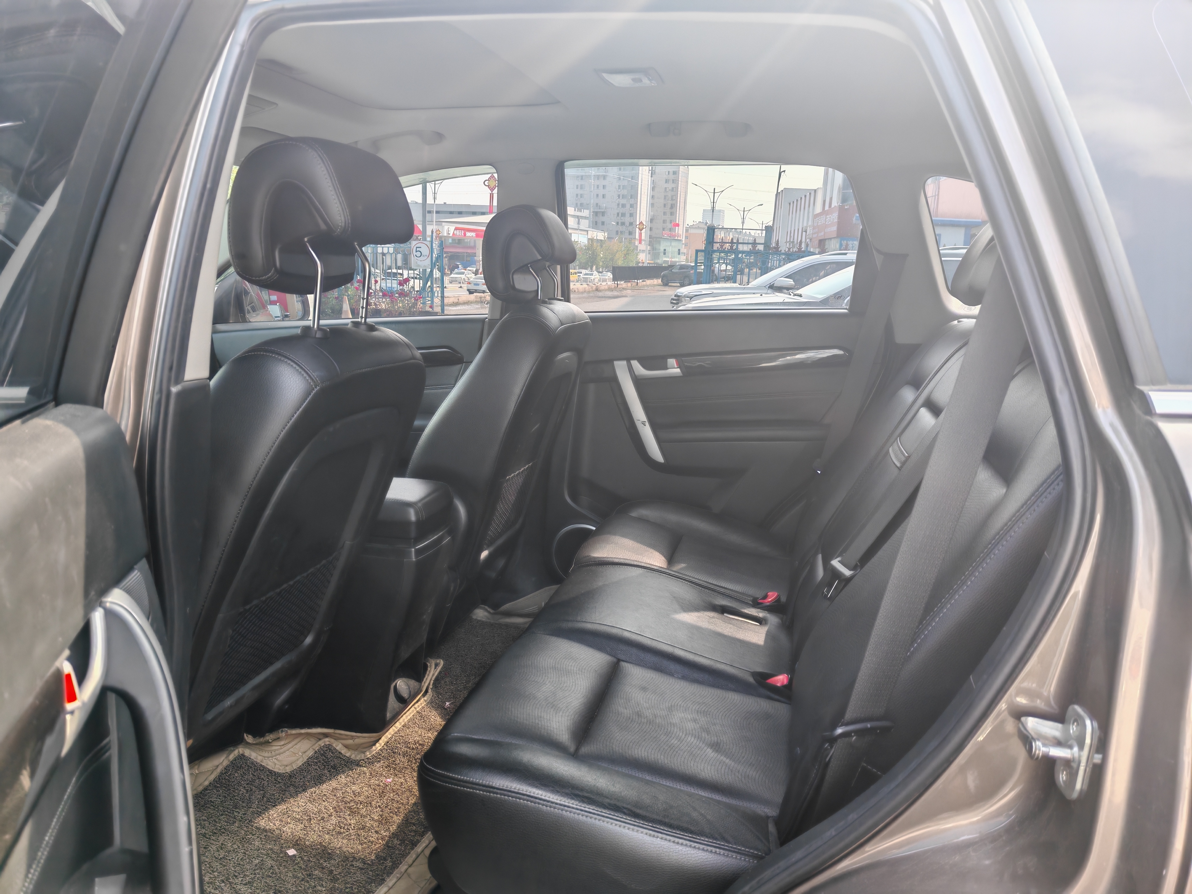 Chevrolet Captiva 2017 car image #3