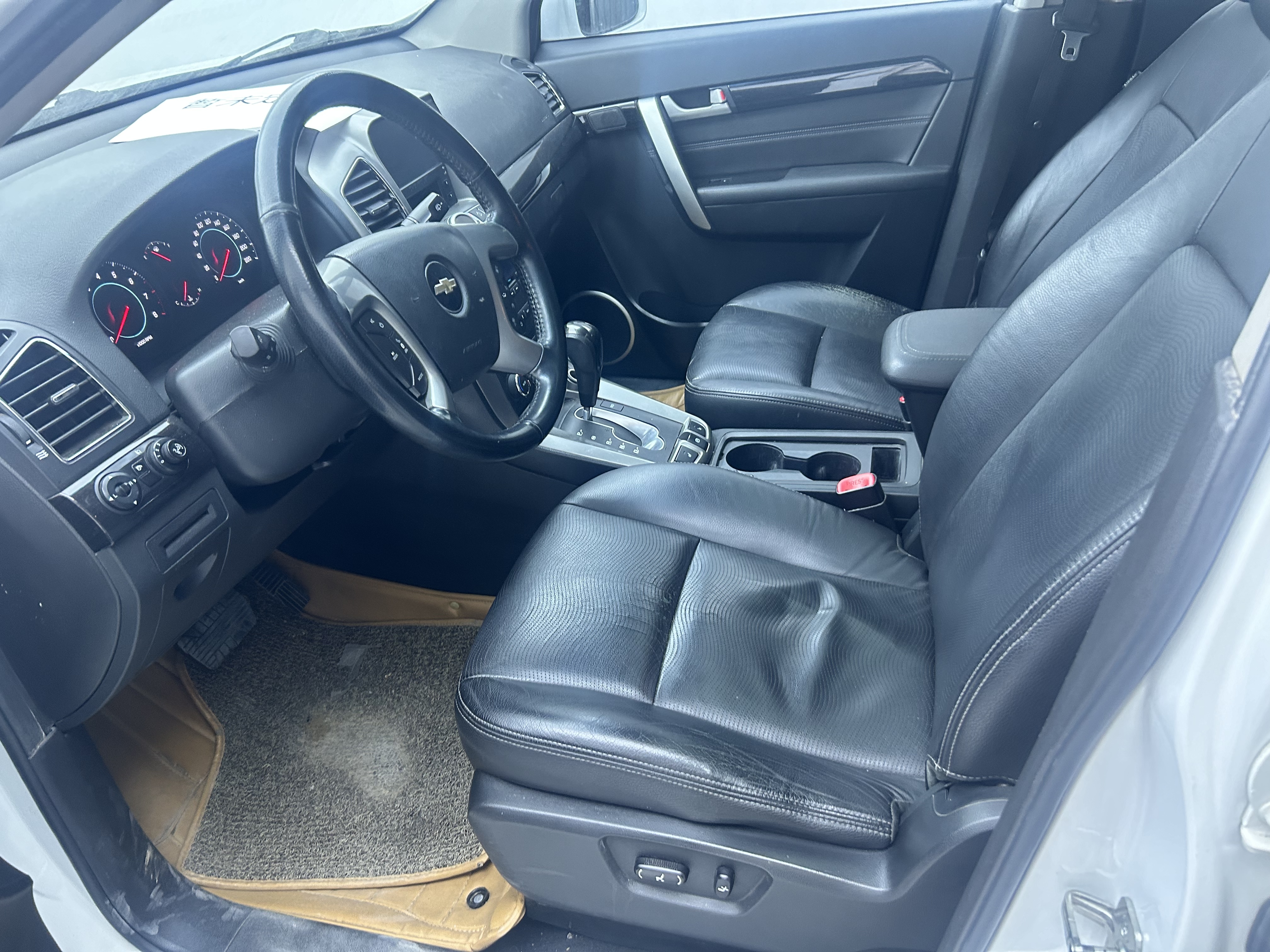 Chevrolet Captiva 2015 car image #3