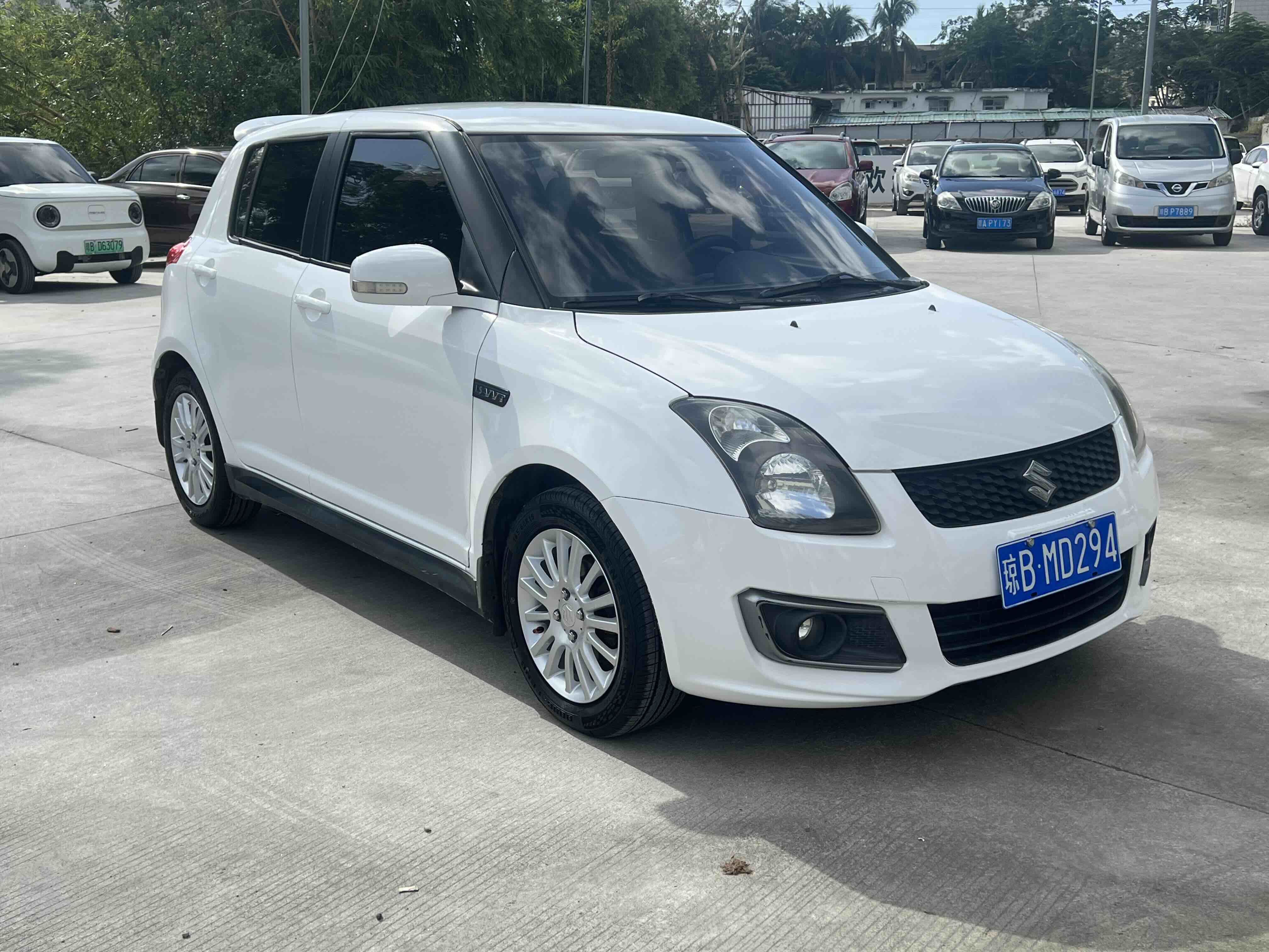 Suzuki Swift 2015 car image #3