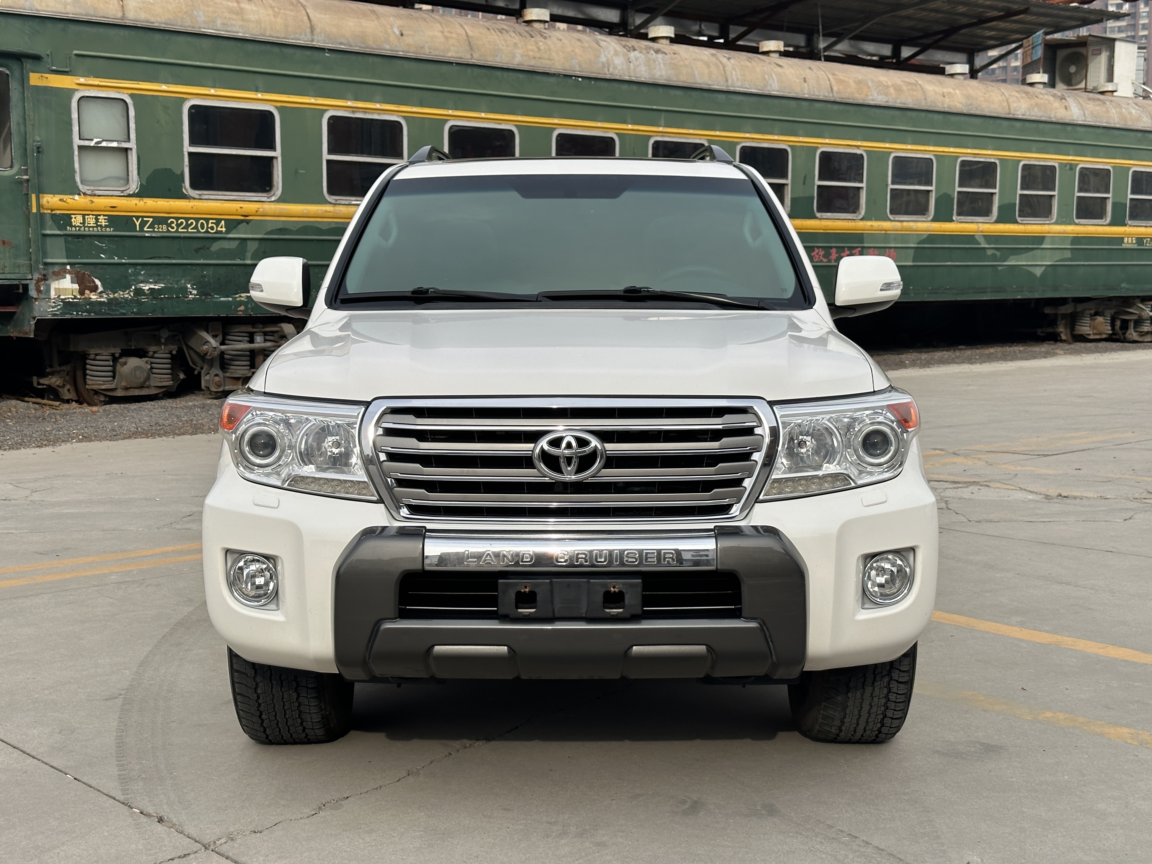 Toyota Land Cruiser 2013 car image #3