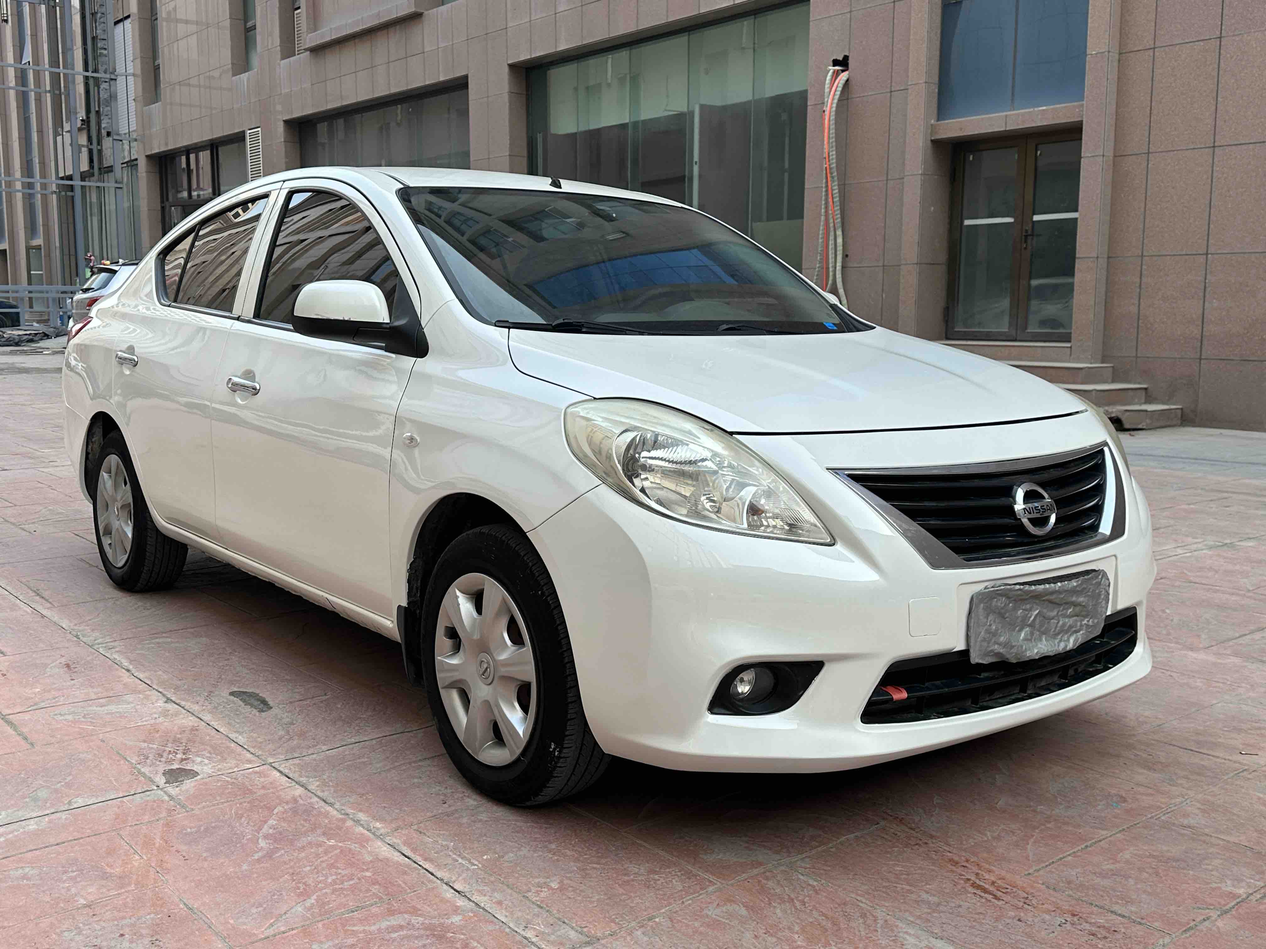 Nissan Sunny 2013 #3 Nissan Sunny 2013 car image #3