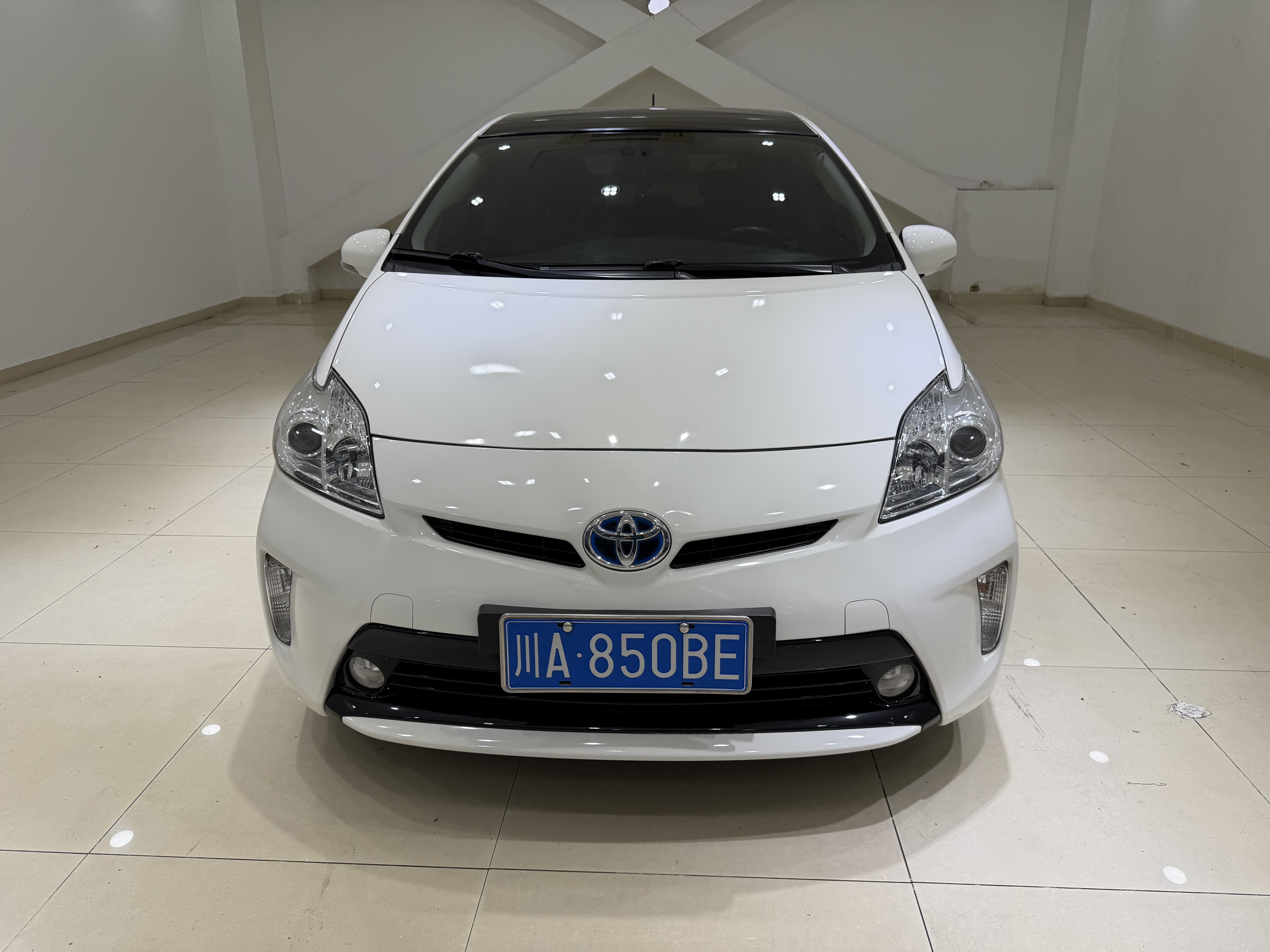 Toyota Prius 2014 car image #3