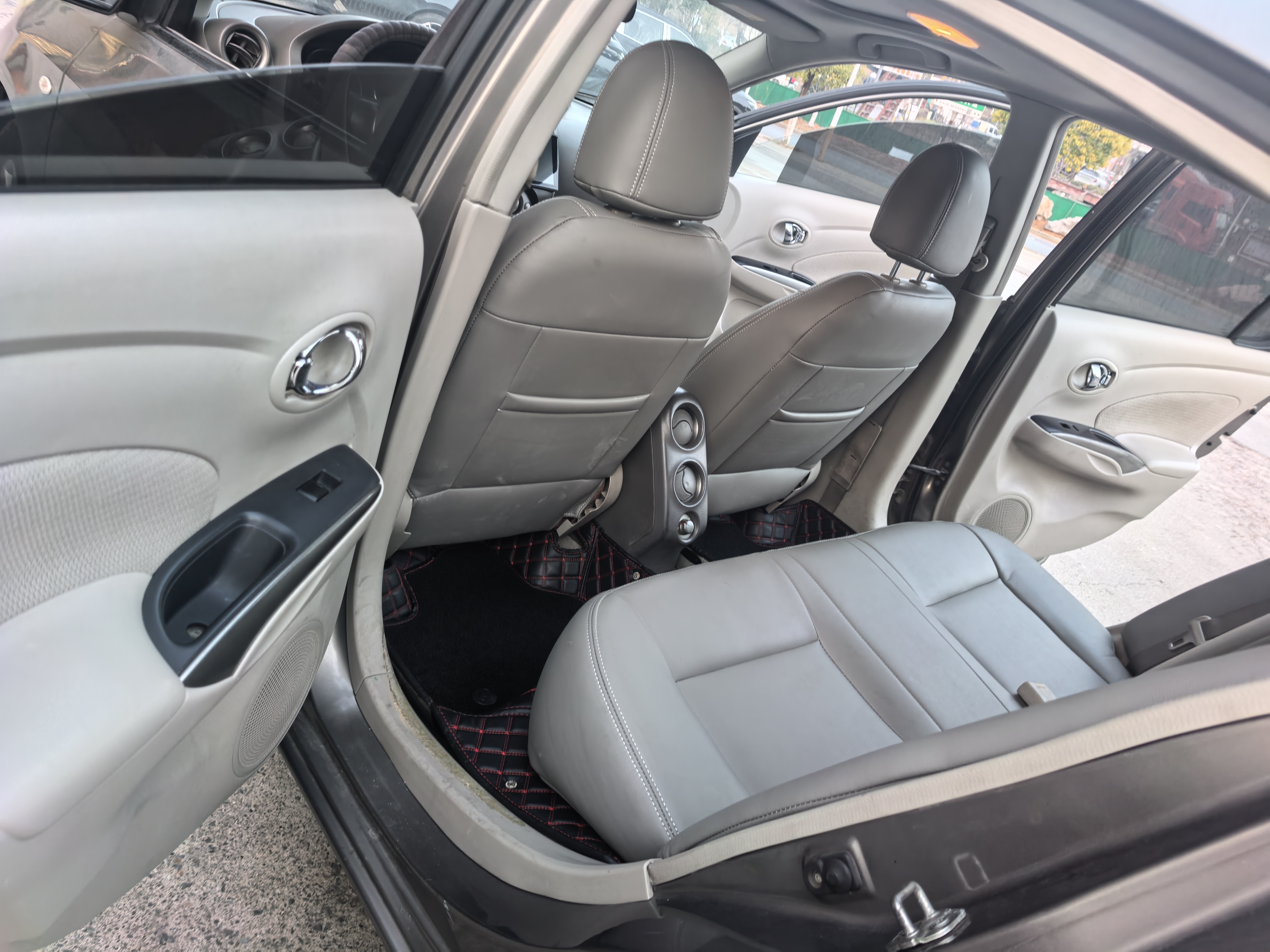 Nissan Sunny 2013 #3 Nissan Sunny 2013 car image #3