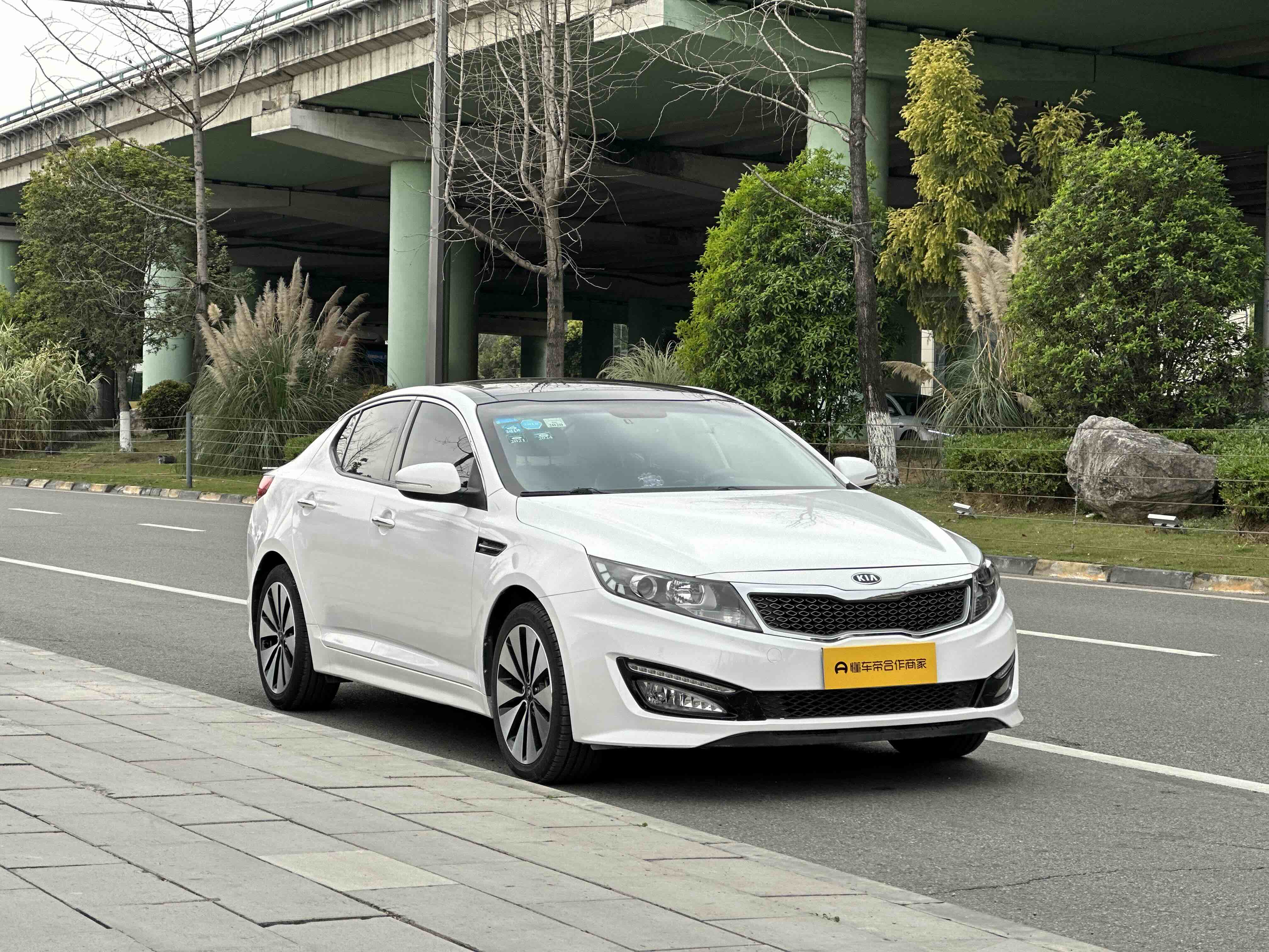 起亚 起亚K5 2014 汽车图片 #3