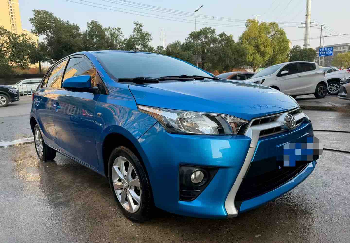 Toyota Yaris L Zhixuan 2014 صورة سيارة #3