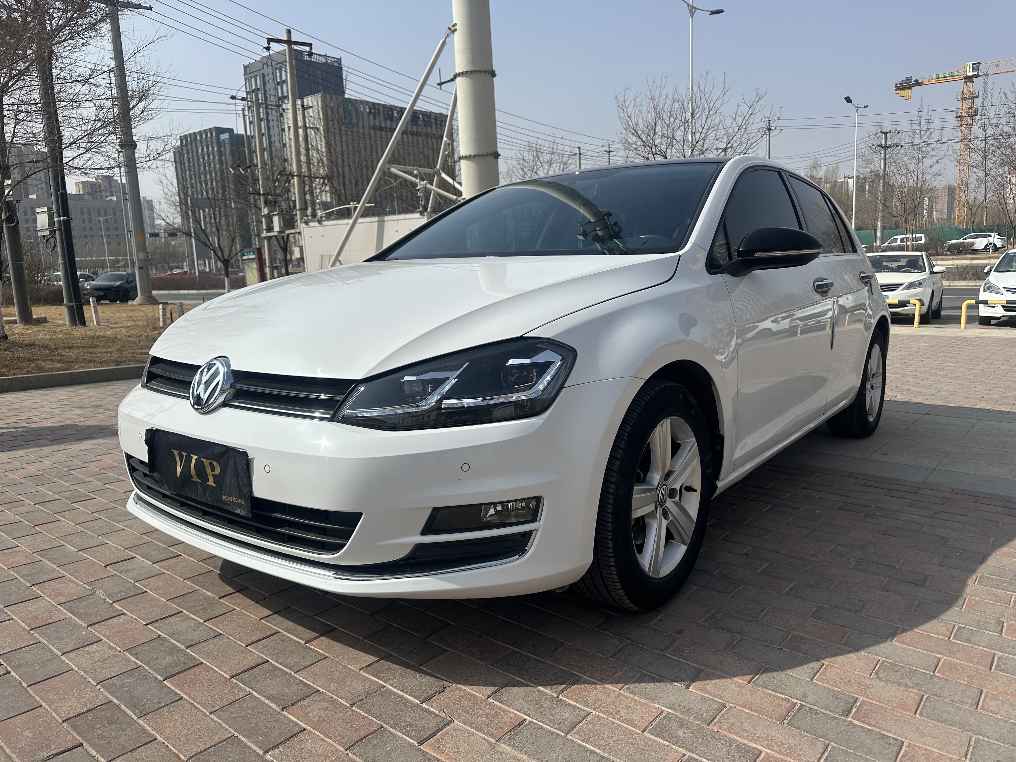 Volkswagen Golf 2017 car image #3