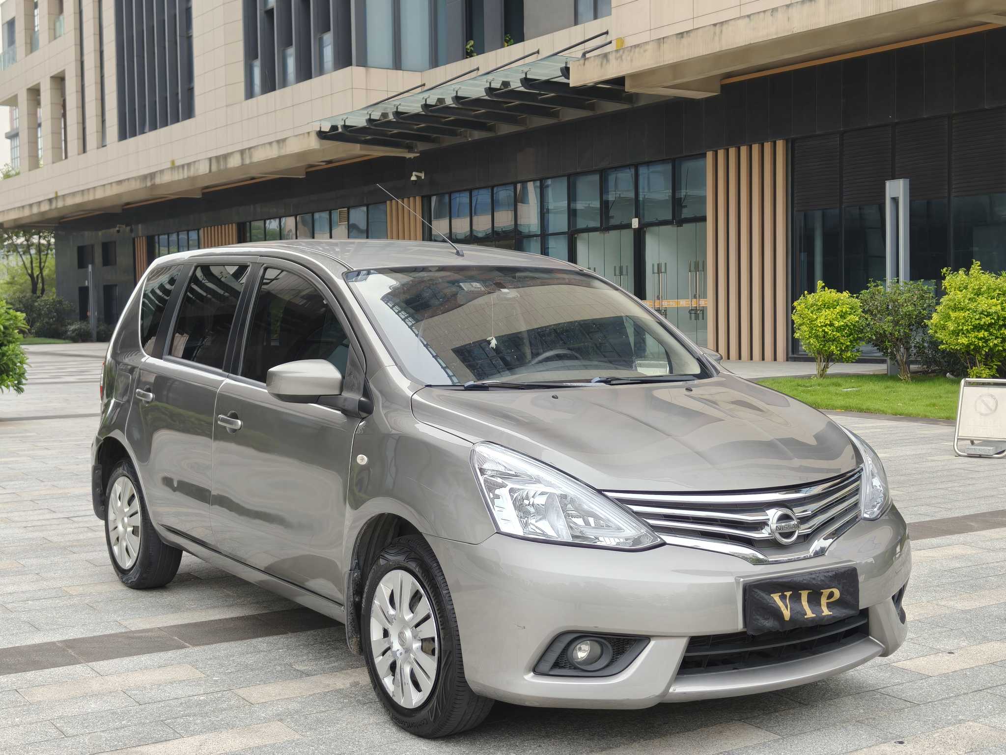 日产 骊威 2013 汽车图片 #3