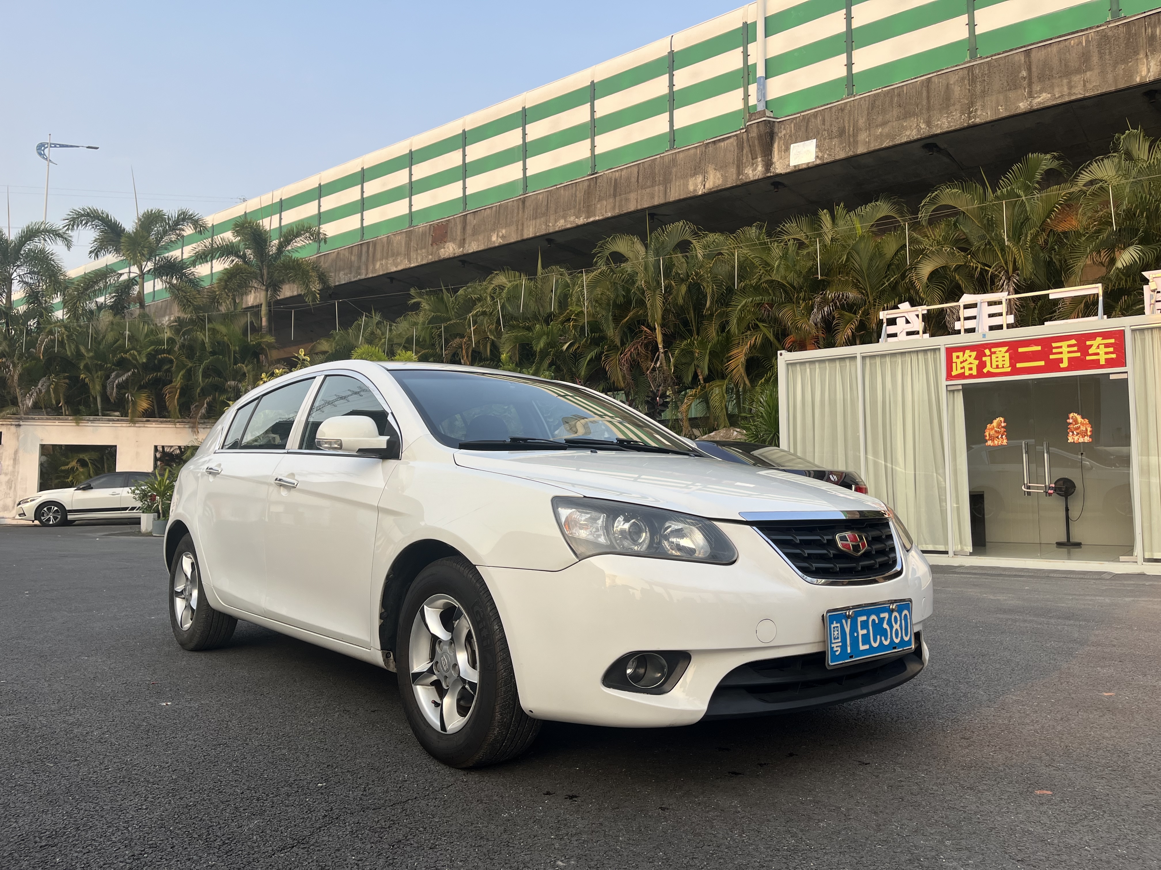 GEELY Emgrand Classic 2014 car image #3