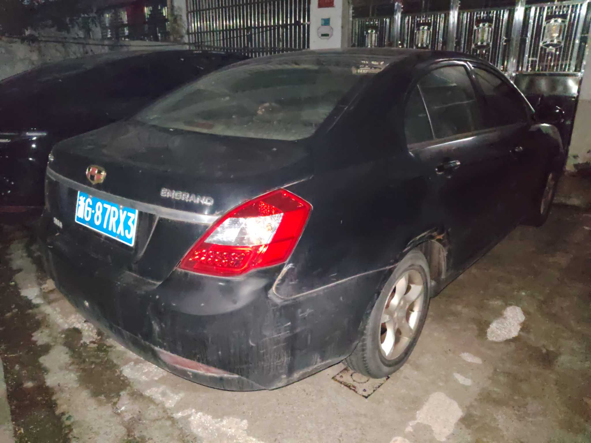 GEELY Emgrand Classic 2015 car image #3