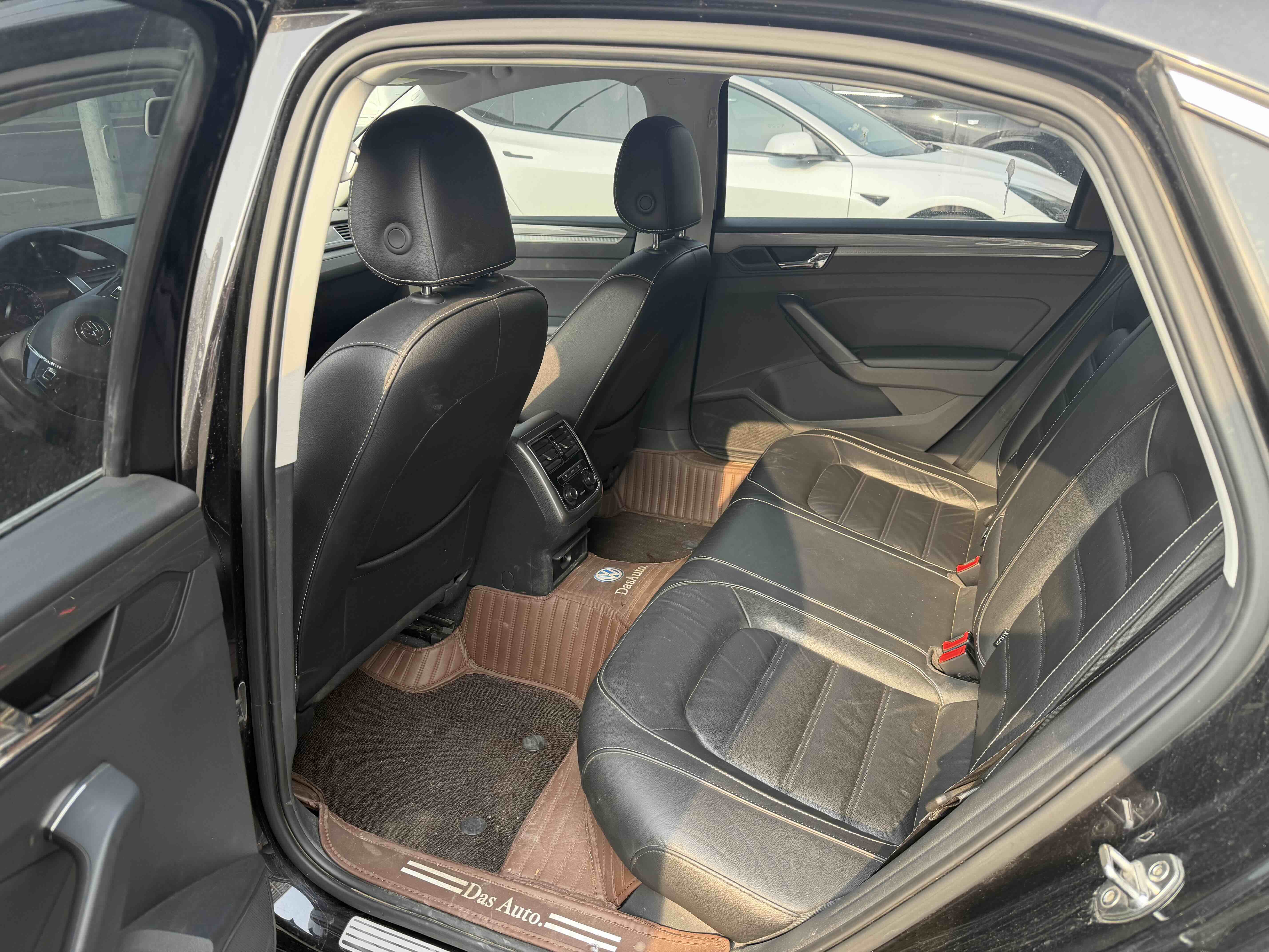 Volkswagen Passat 2018 car image #3