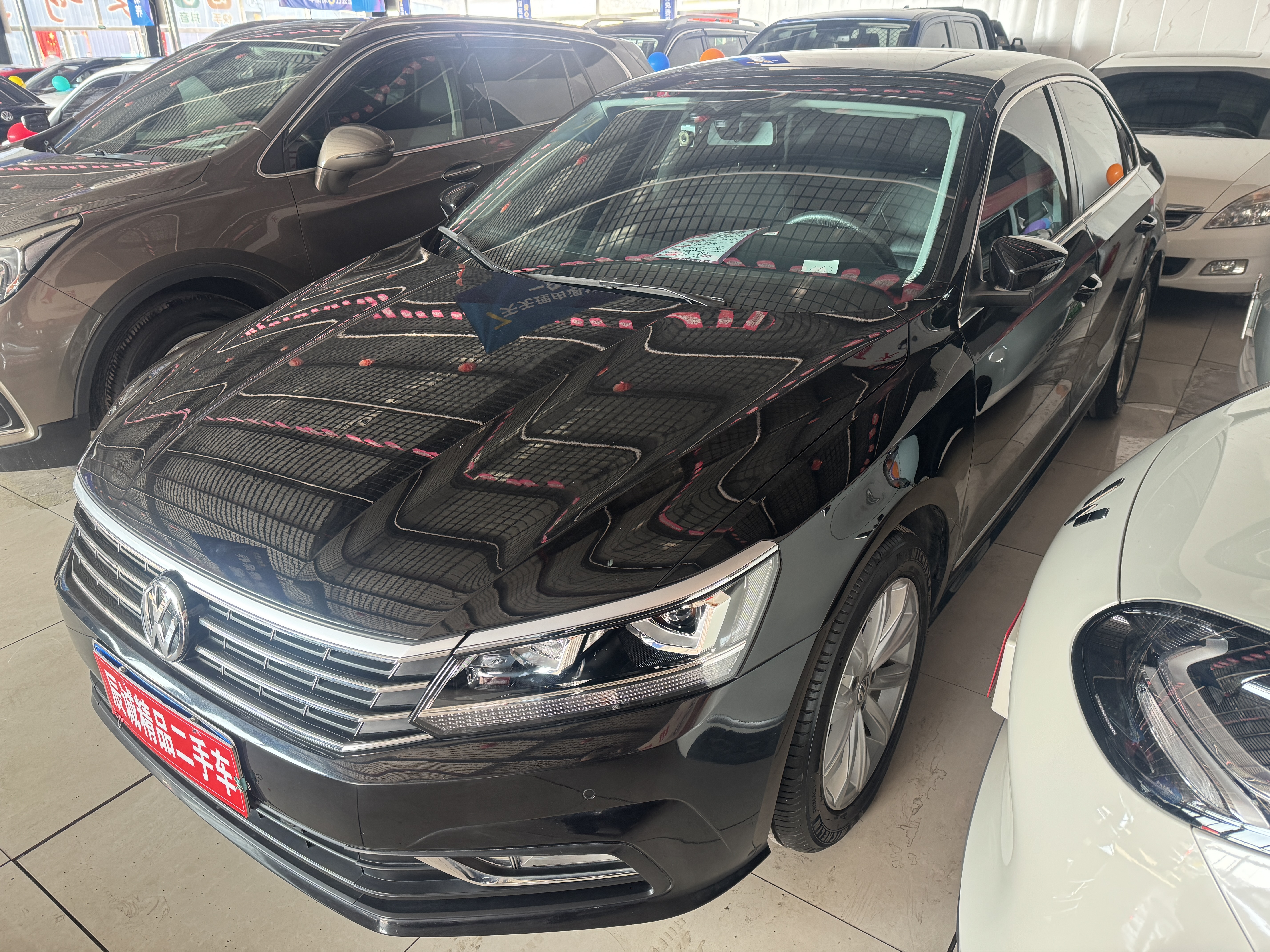 Volkswagen Passat 2019 car image #3