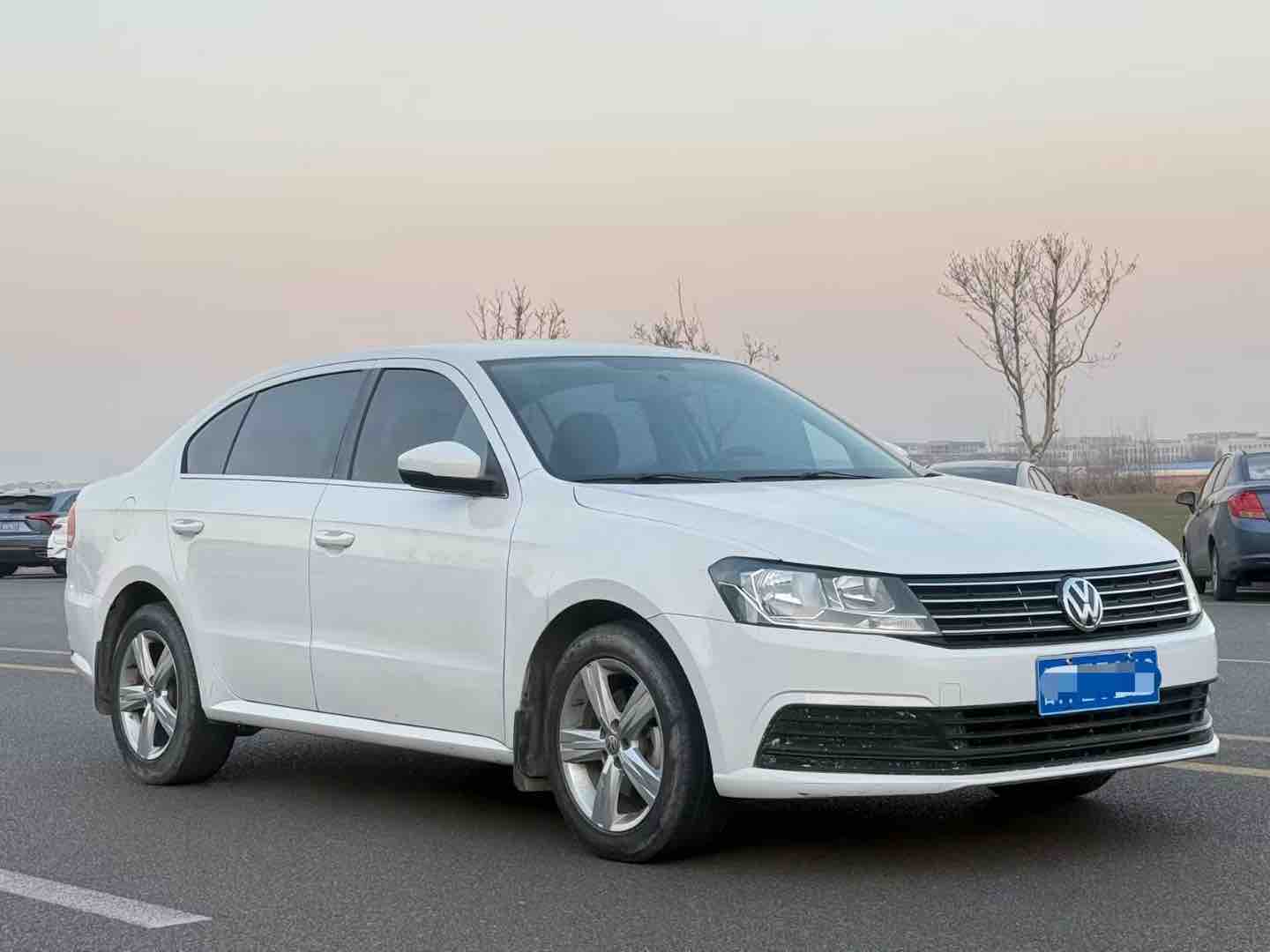 Volkswagen Lavida 2018 car image #3