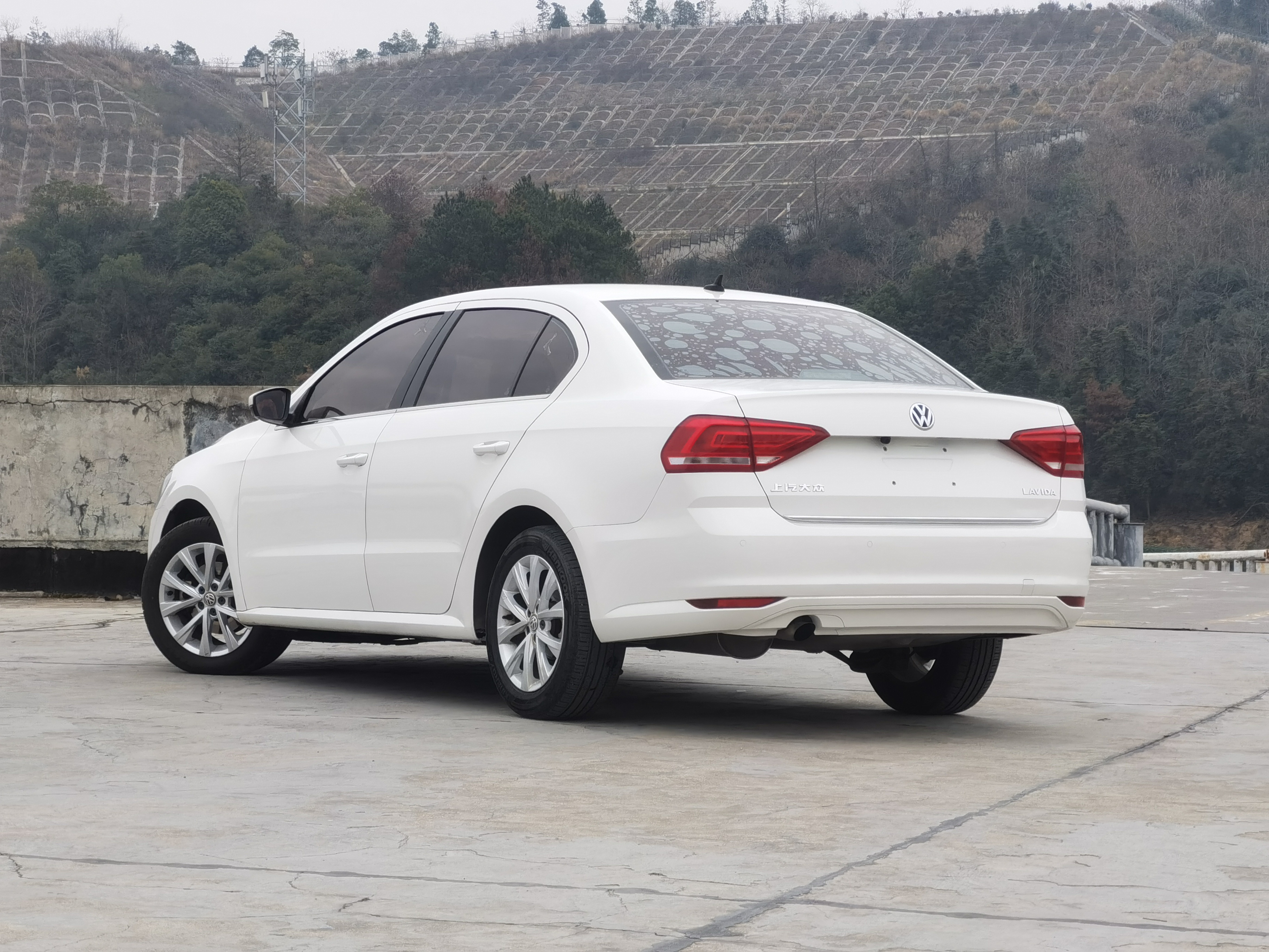 Volkswagen Lavida 2017 car image #3