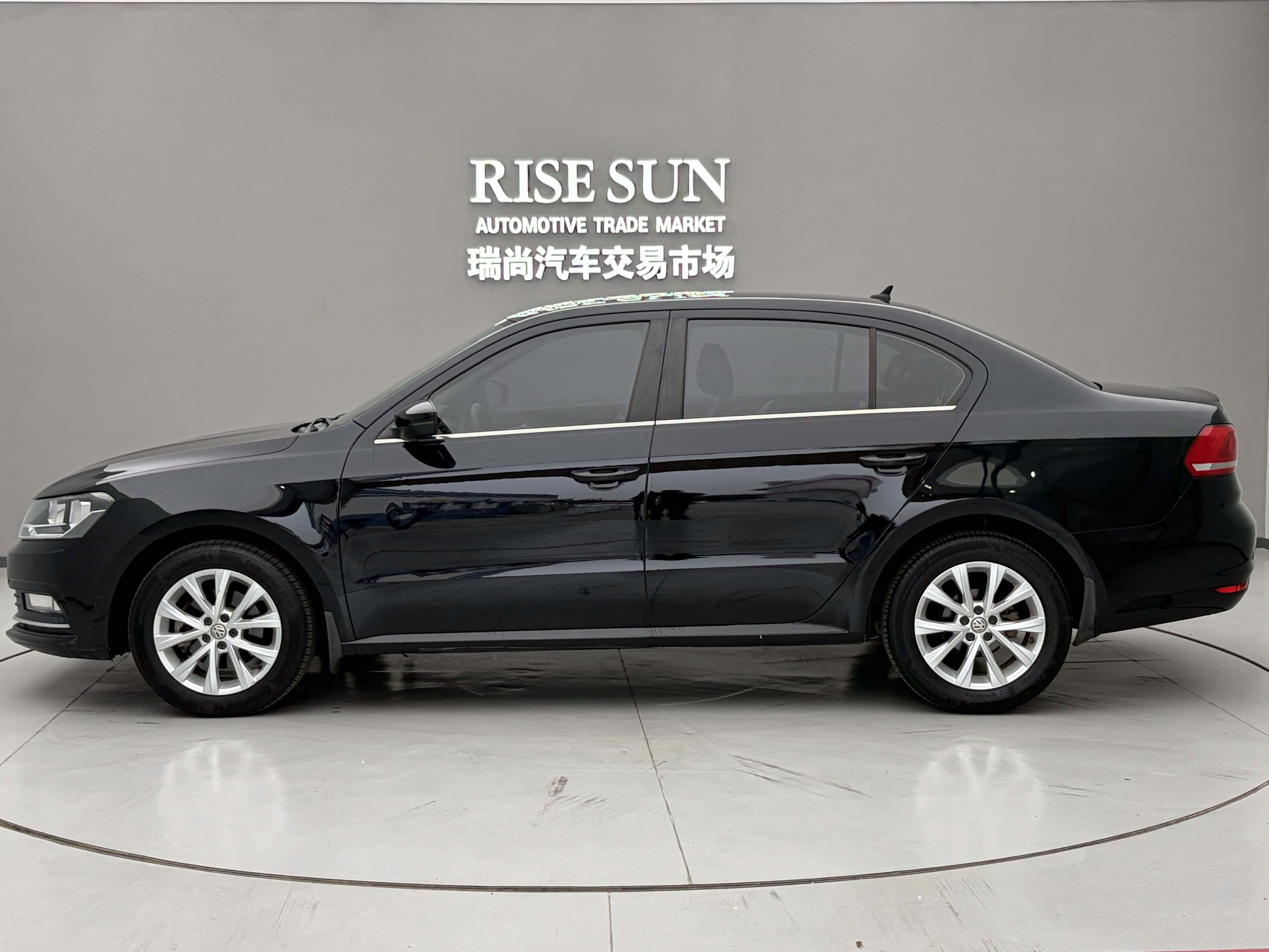 Volkswagen Lavida 2019 #3 Volkswagen Lavida 2019 car image #3