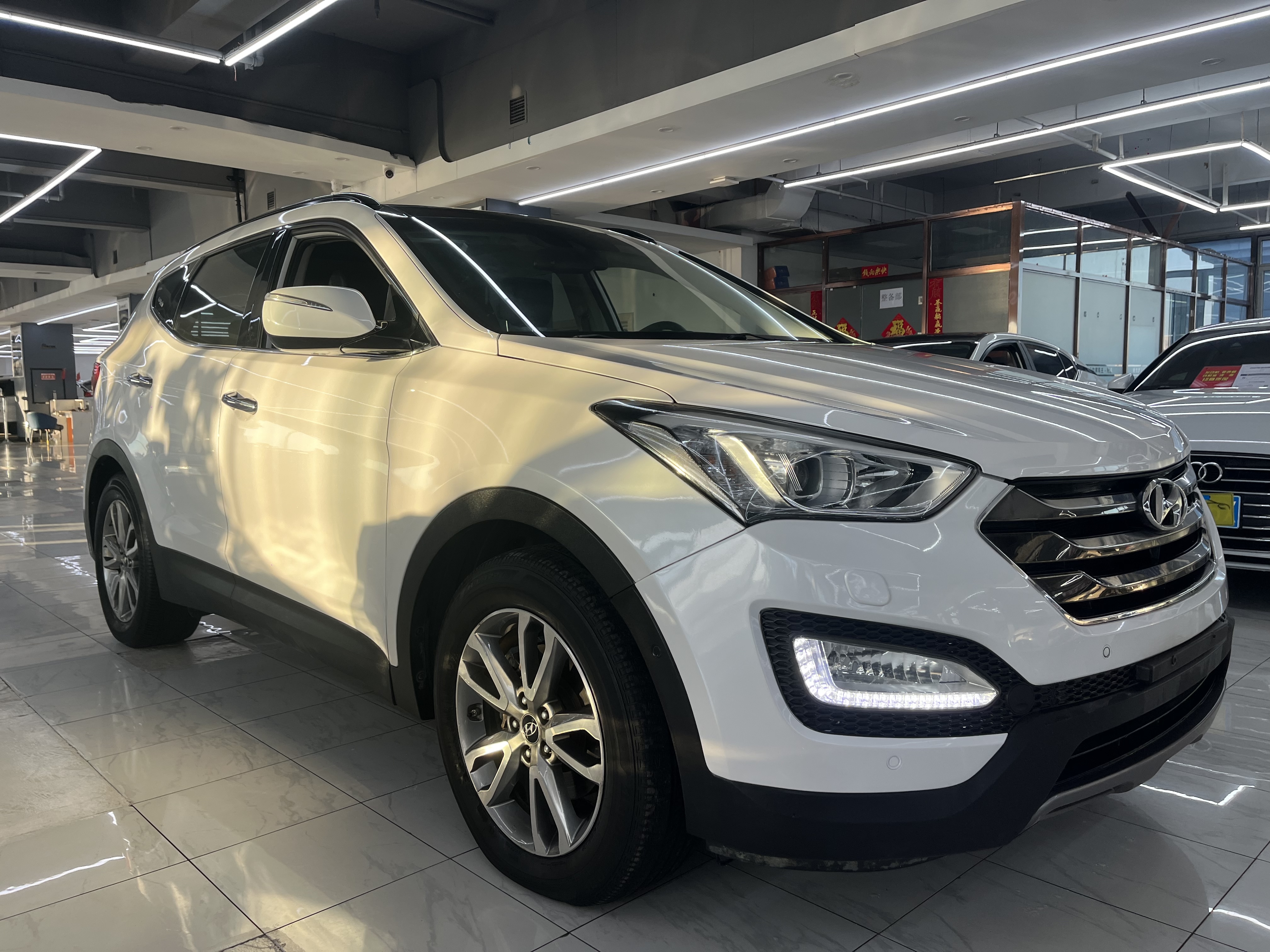 Hyundai Santa Fe 2013 car image #3