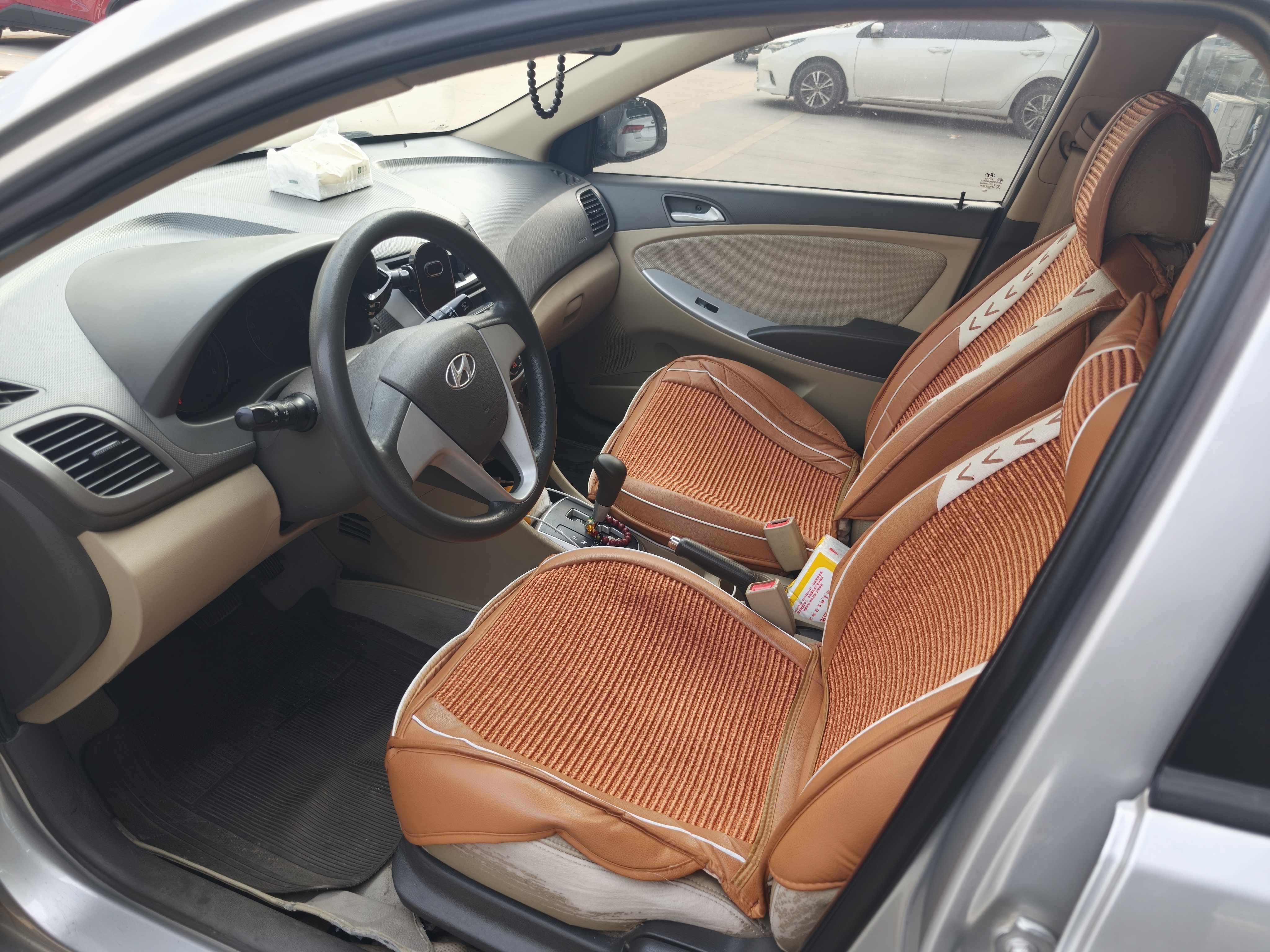 Hyundai Reina 2010 car image #3