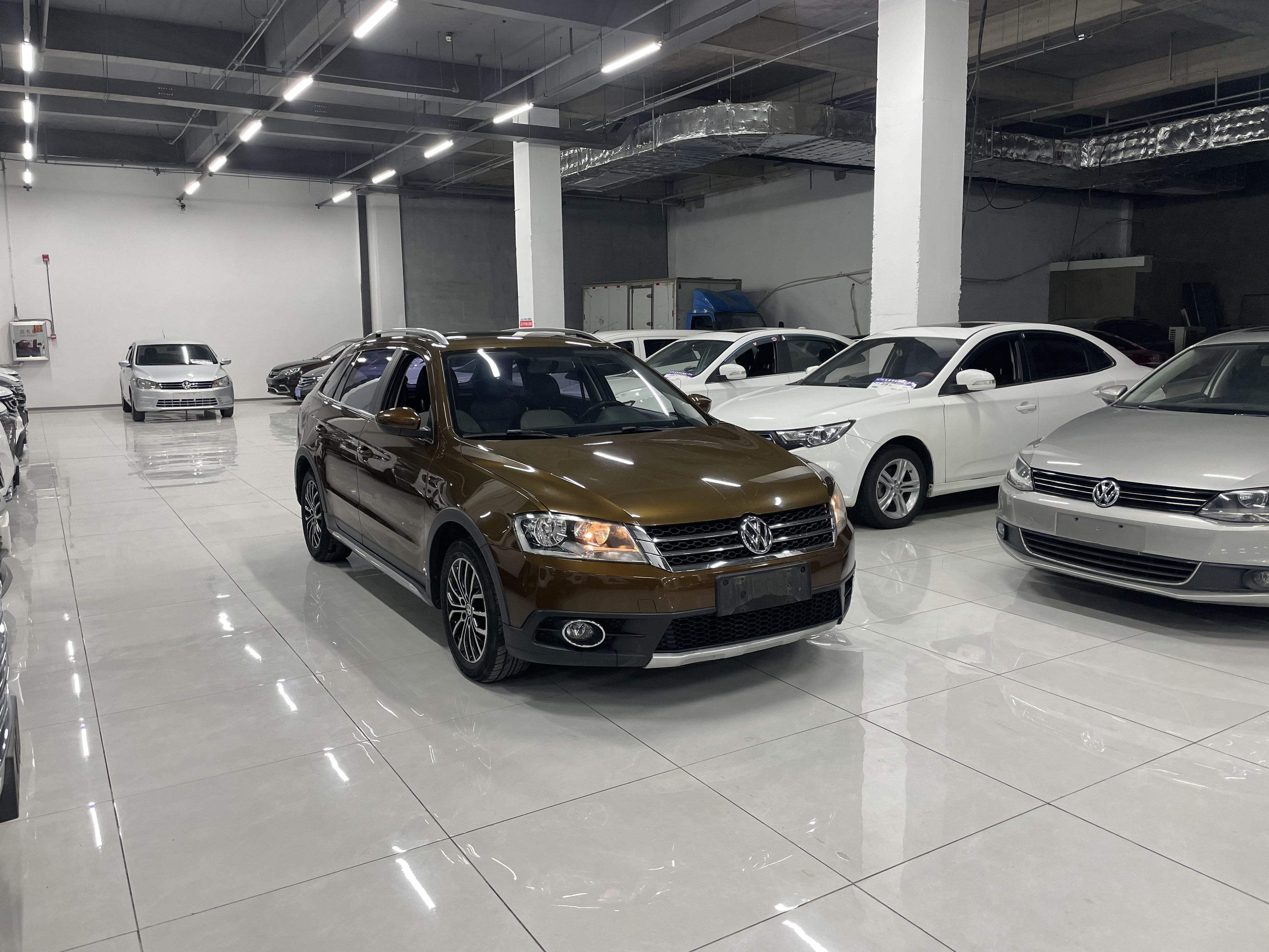 Volkswagen Cross Lavida 2015 immagine di auto #3