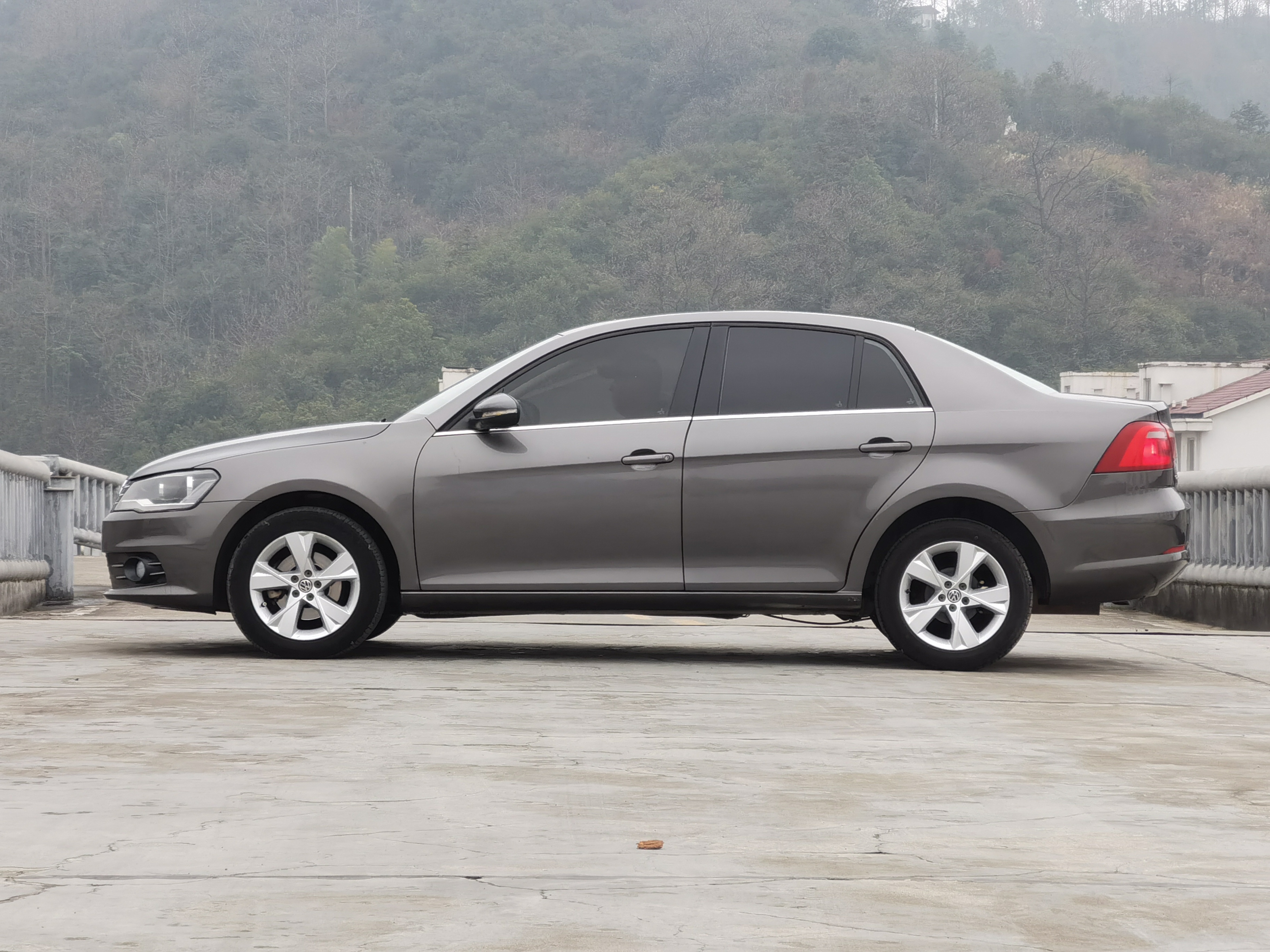 Volkswagen Bora 2015 car image #3