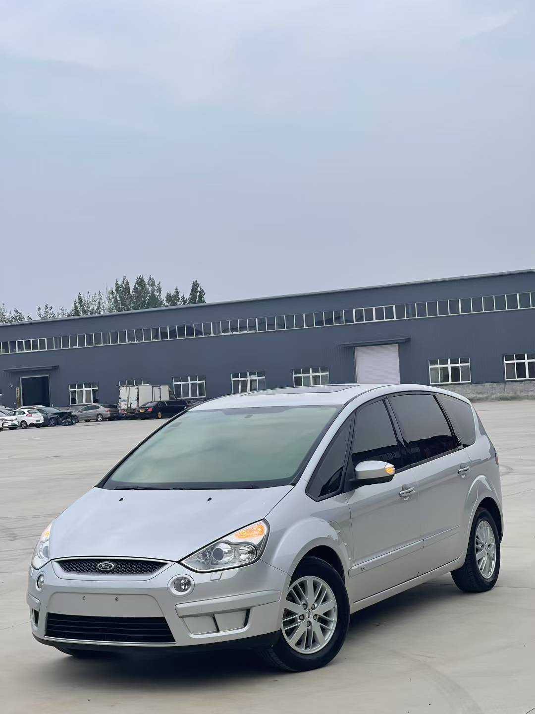 Ford S-MAX 2012 car image #3