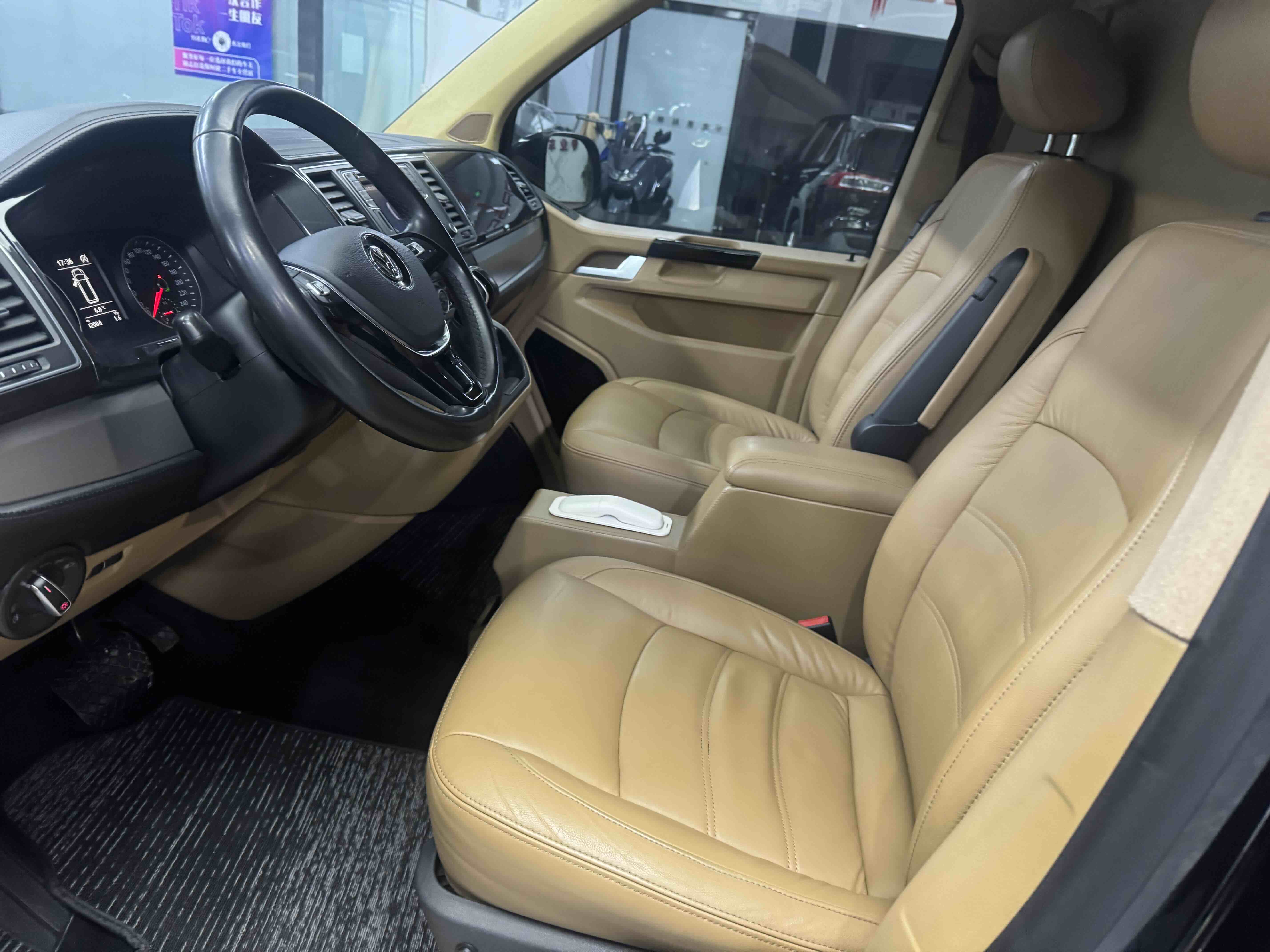 Volkswagen Caravelle 2018 #3 Volkswagen Caravelle 2018 car image #3