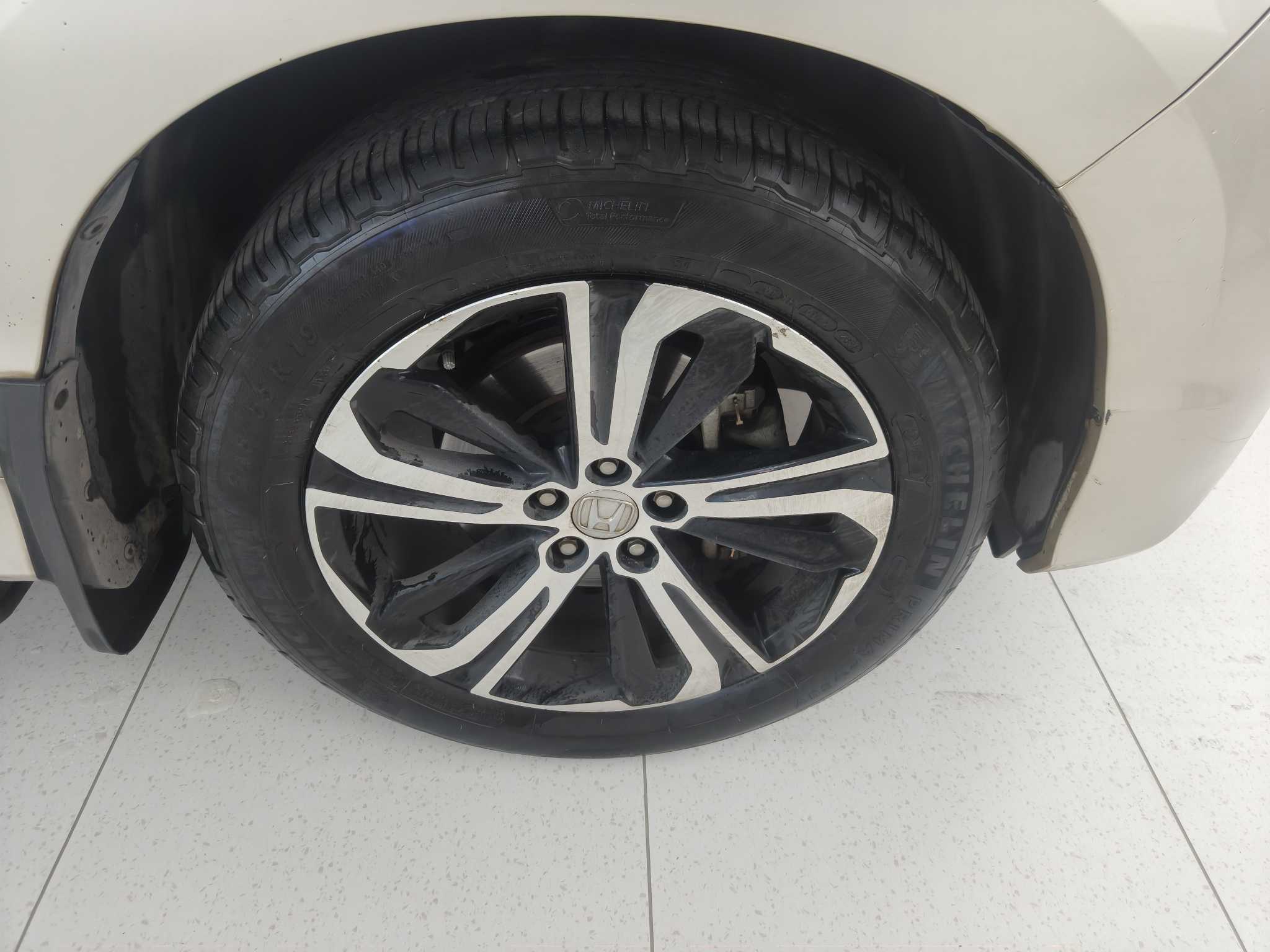 Honda UR-V 2018 #3 Honda UR-V 2018 car image #3