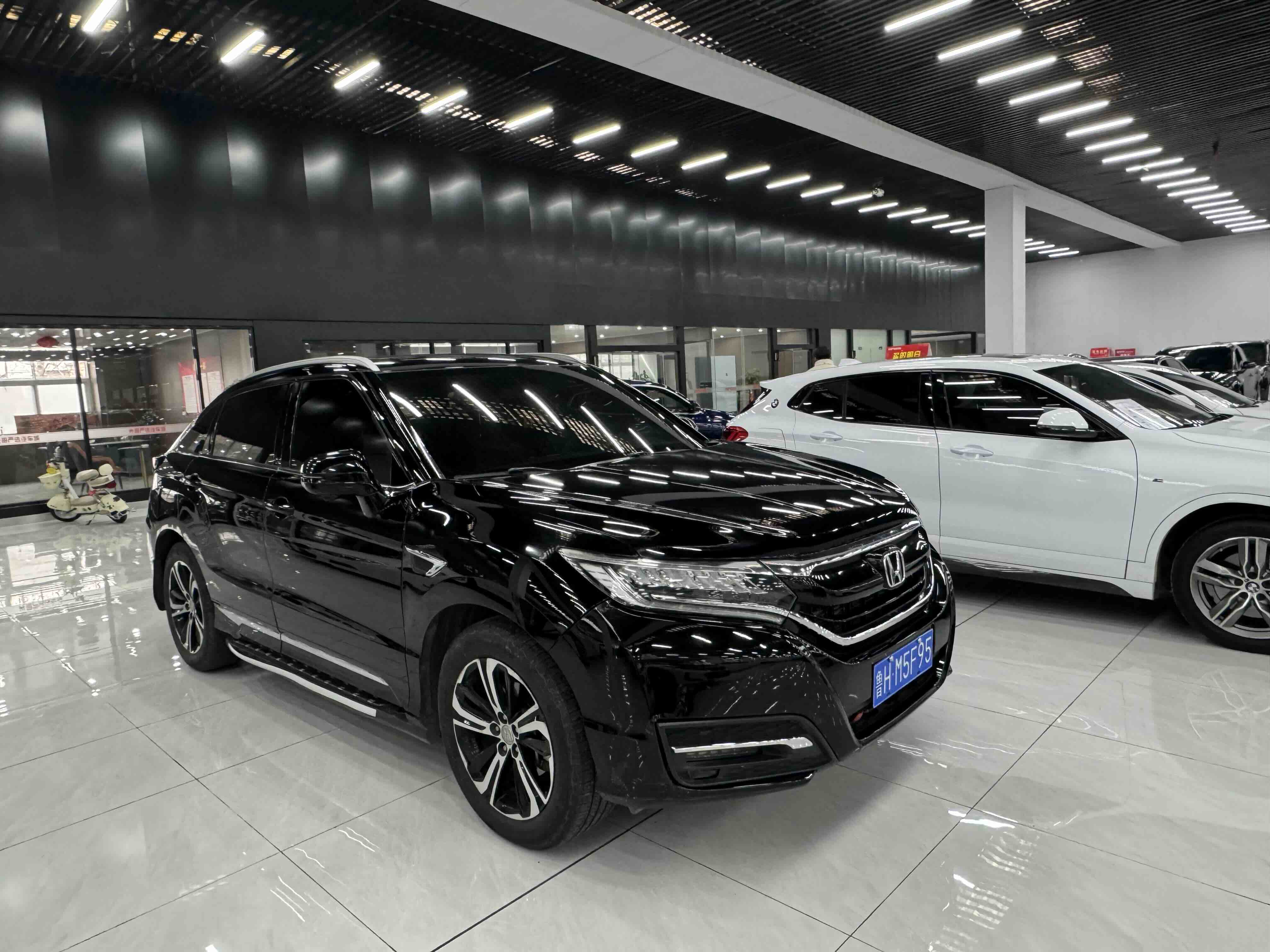 Honda UR-V 2017 car image #3