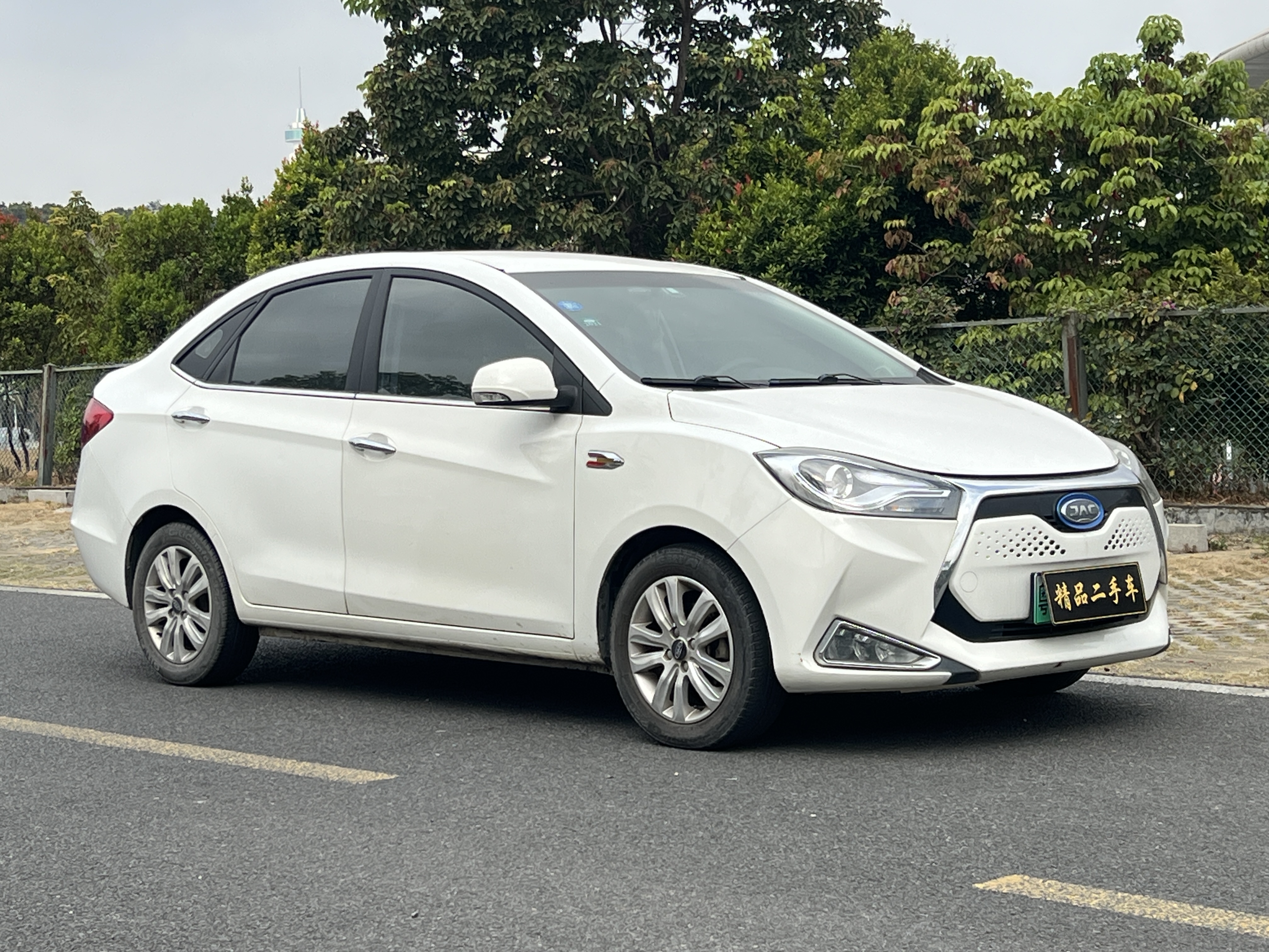 JAC 2017 imagem de carro #3