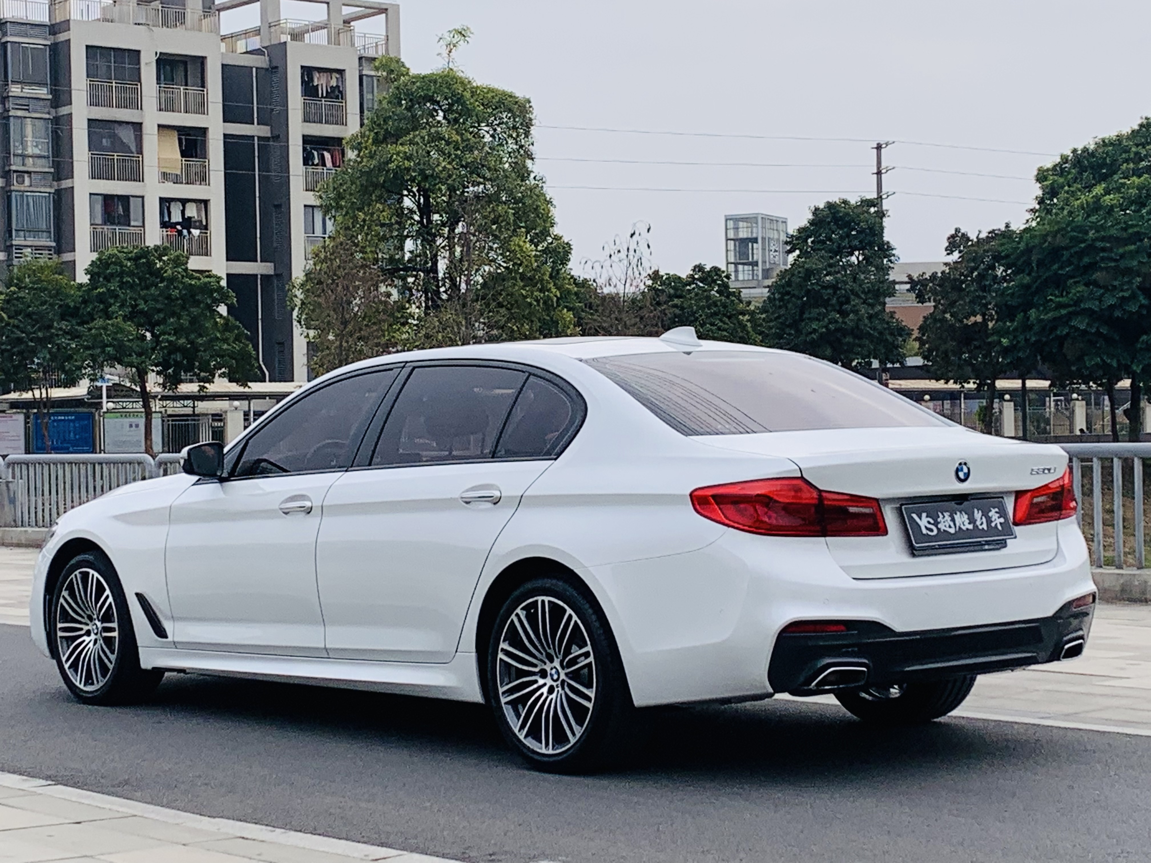 BMW 5 Series 2018 #3 BMW 5 Series 2018 car image #3