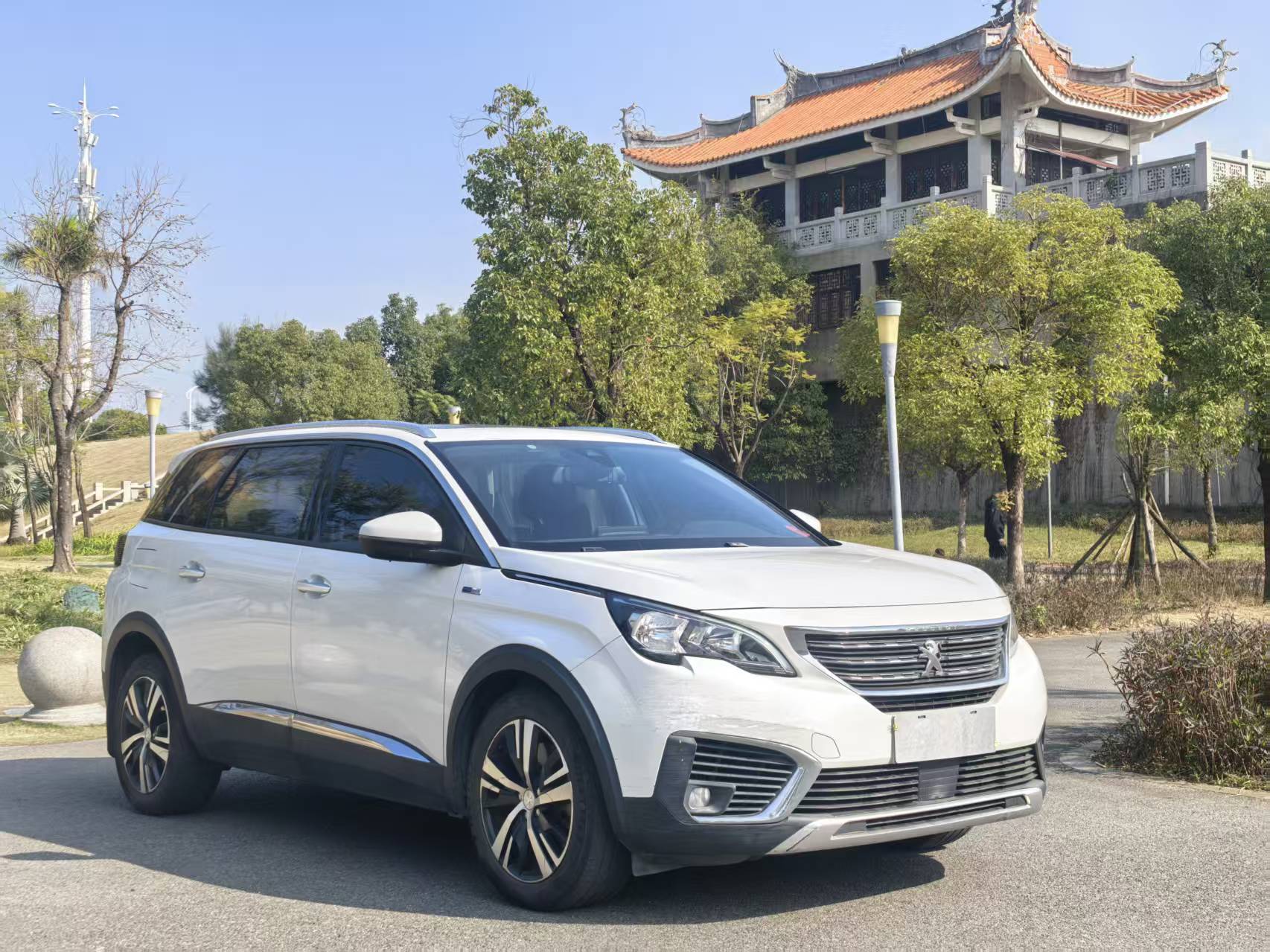 Peugeot 5008 2018 car image #3