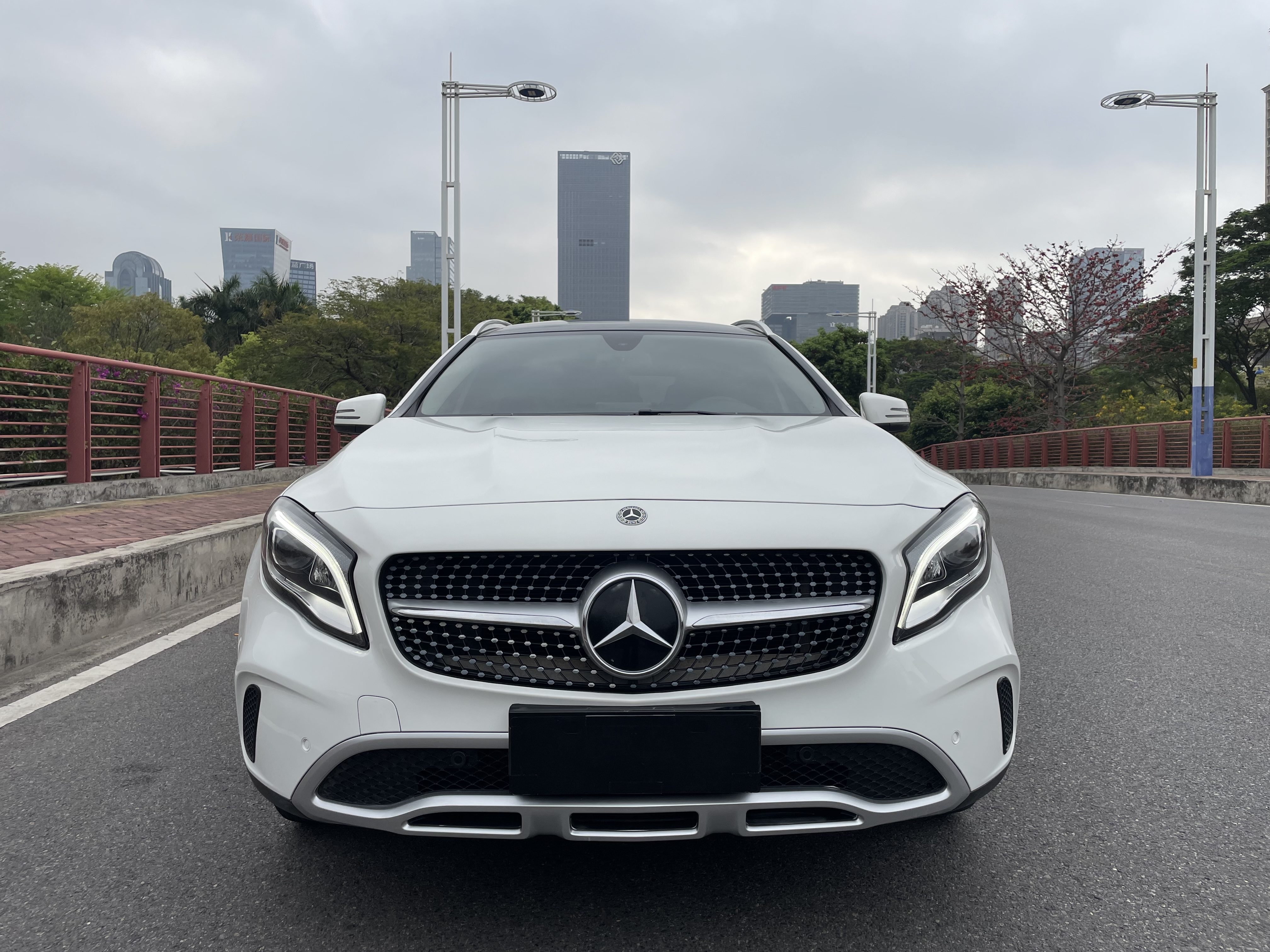 Mercedes-Benz GLA Class 2017 car image #3