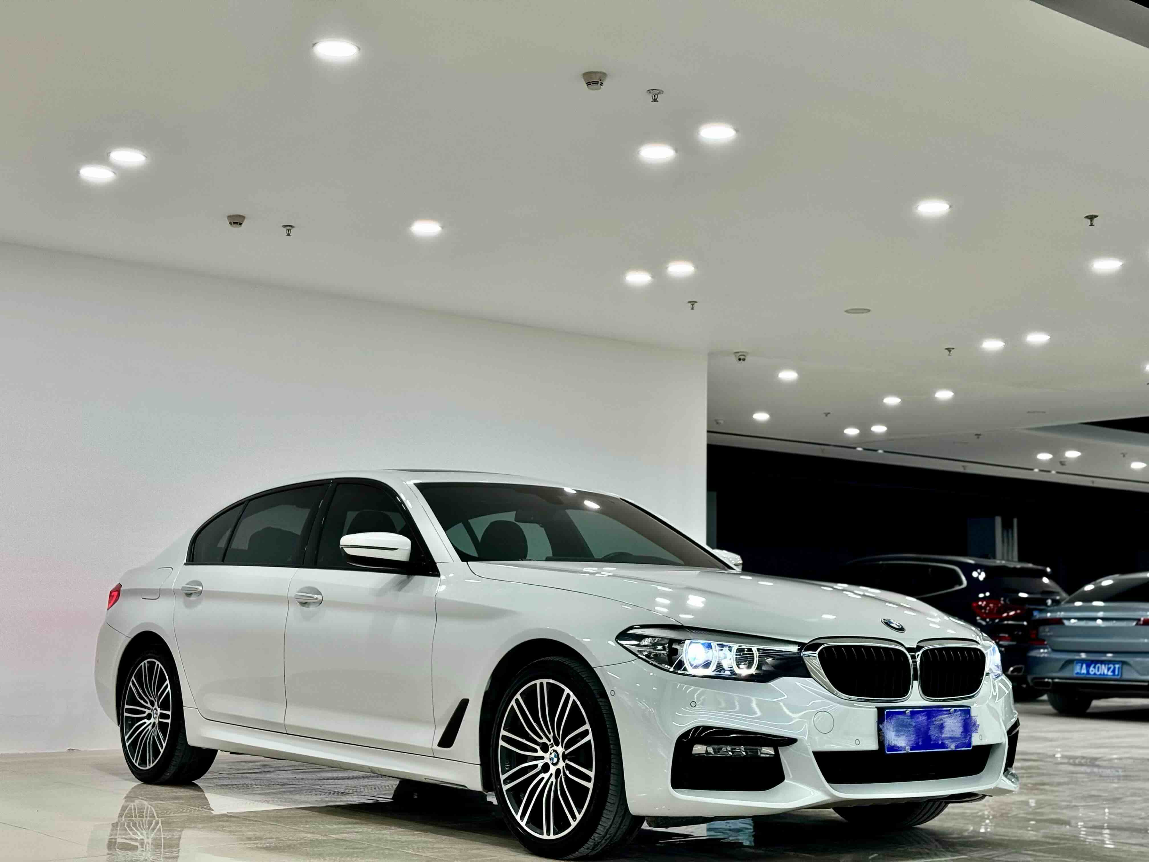 BMW 5 Series 2018 #3 BMW 5 Series 2018 car image #3