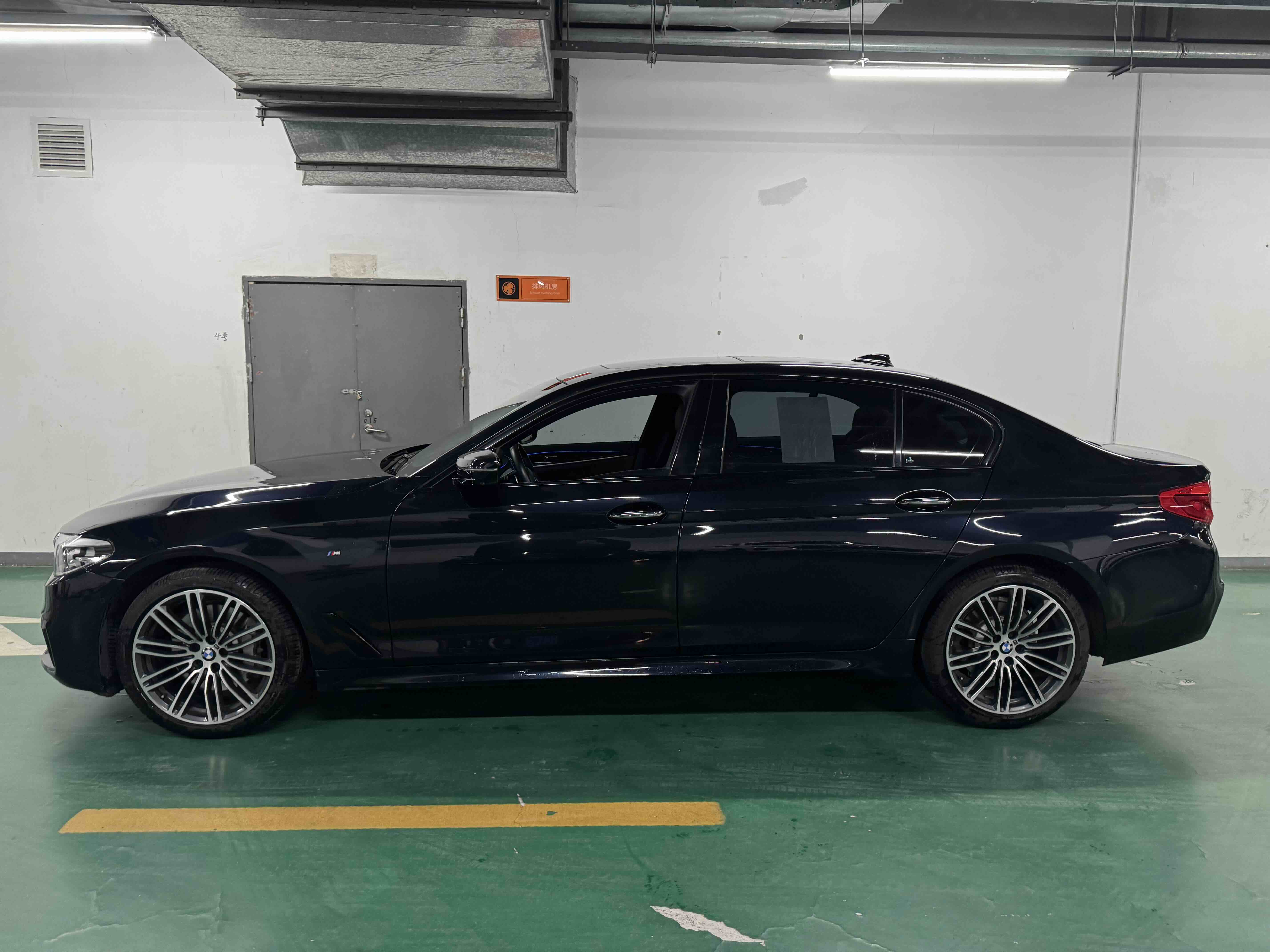 BMW 5 Series 2018 #3 BMW 5 Series 2018 car image #3