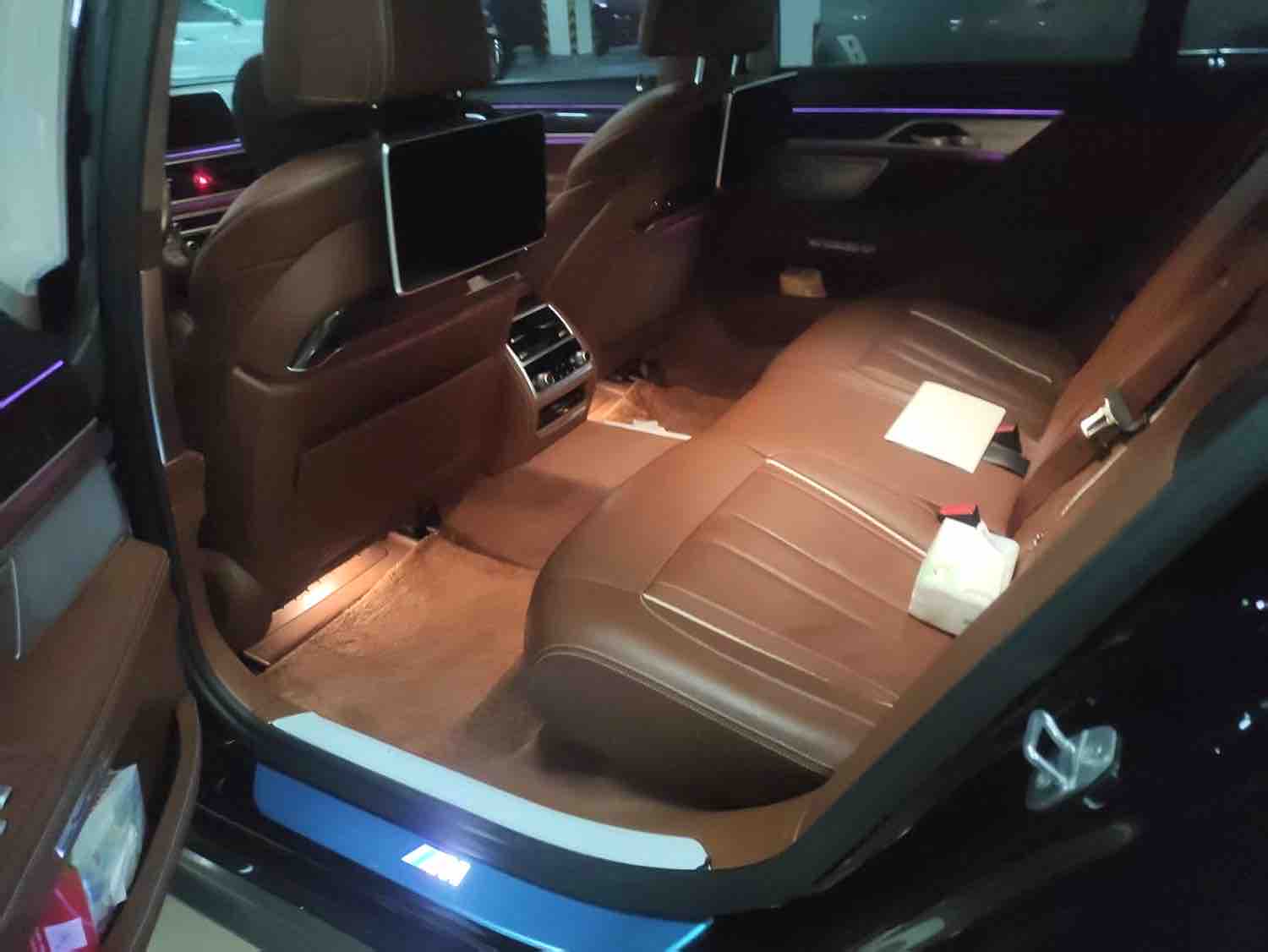 BMW 7 Series 2018 car image #3