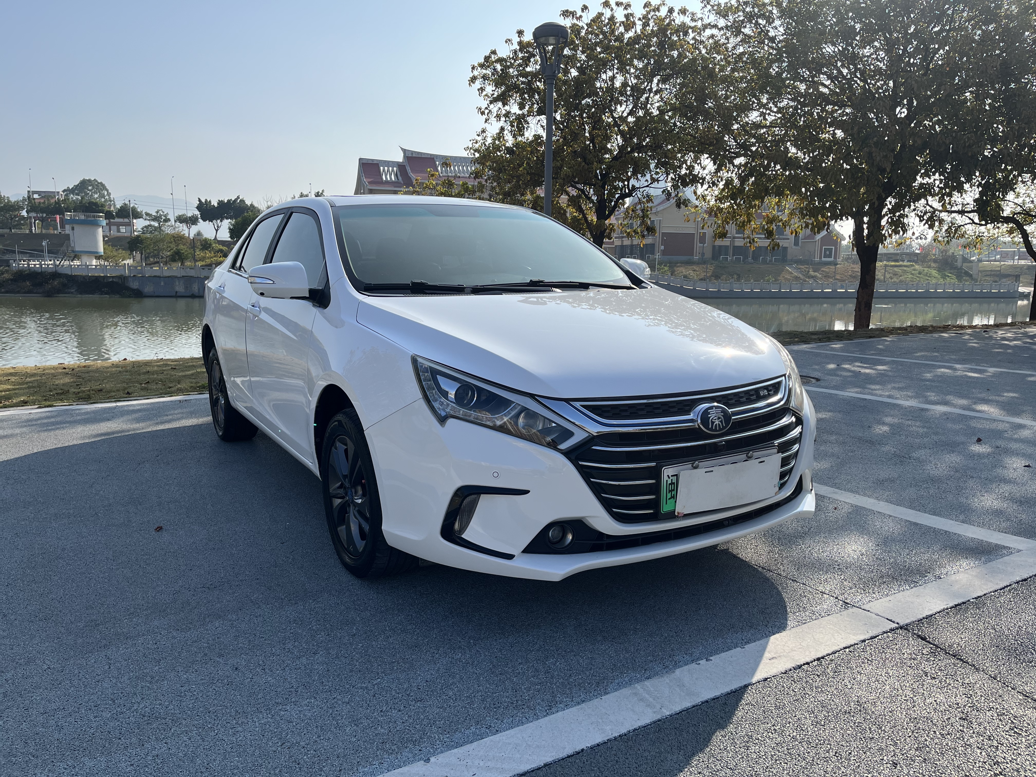 BYD Qin New Energy 2017 #3 BYD Qin New Energy 2017 car image #3