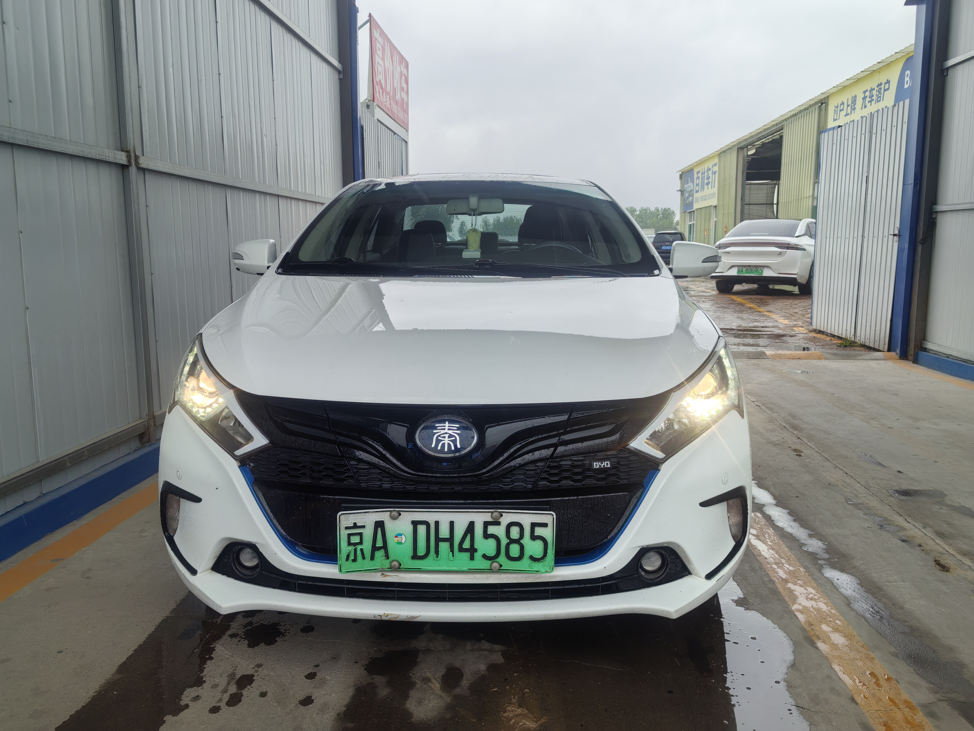 BYD Qin New Energy 2017 car image #3