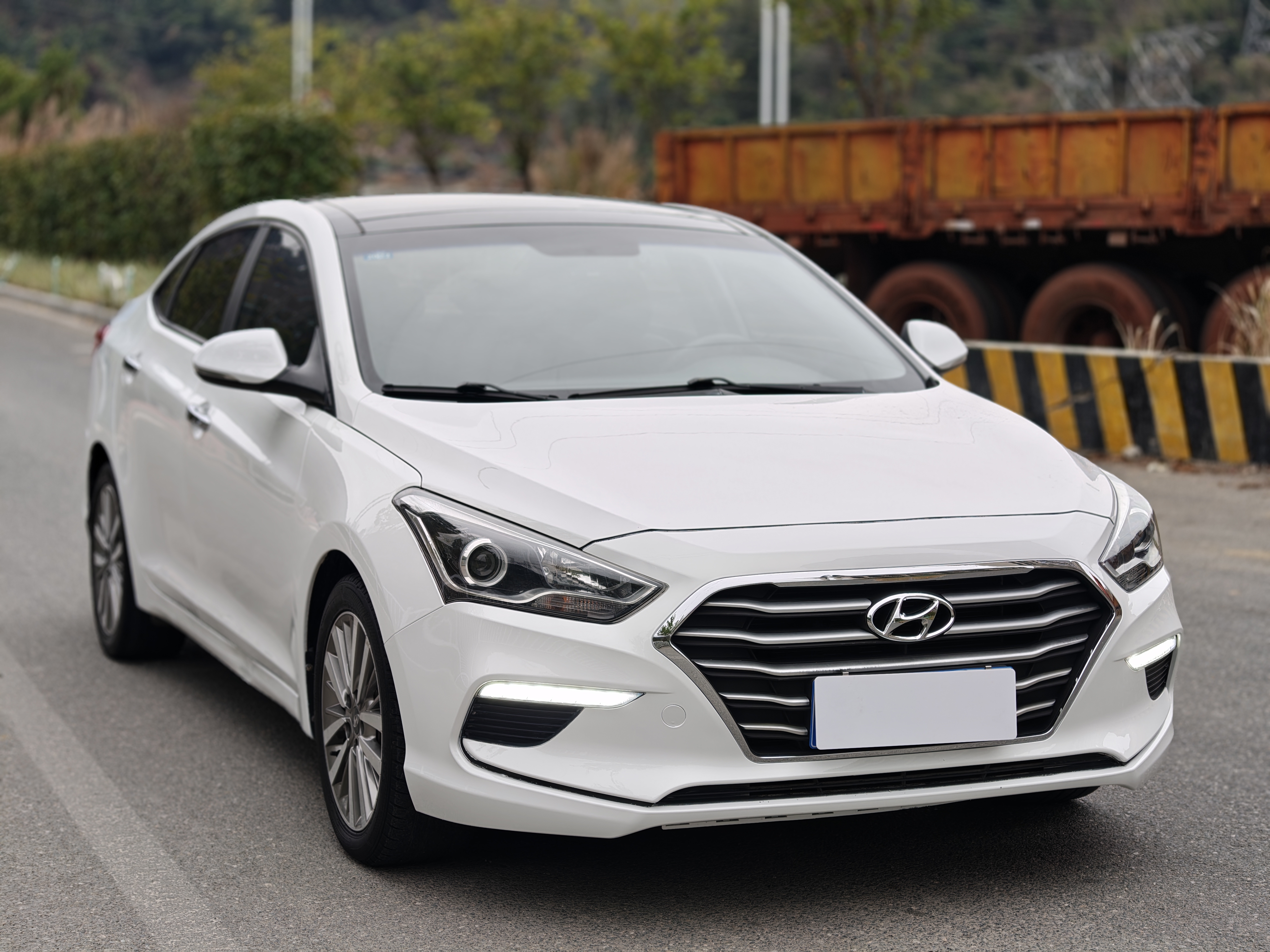 Hyundai Mistra 2018 car image #3